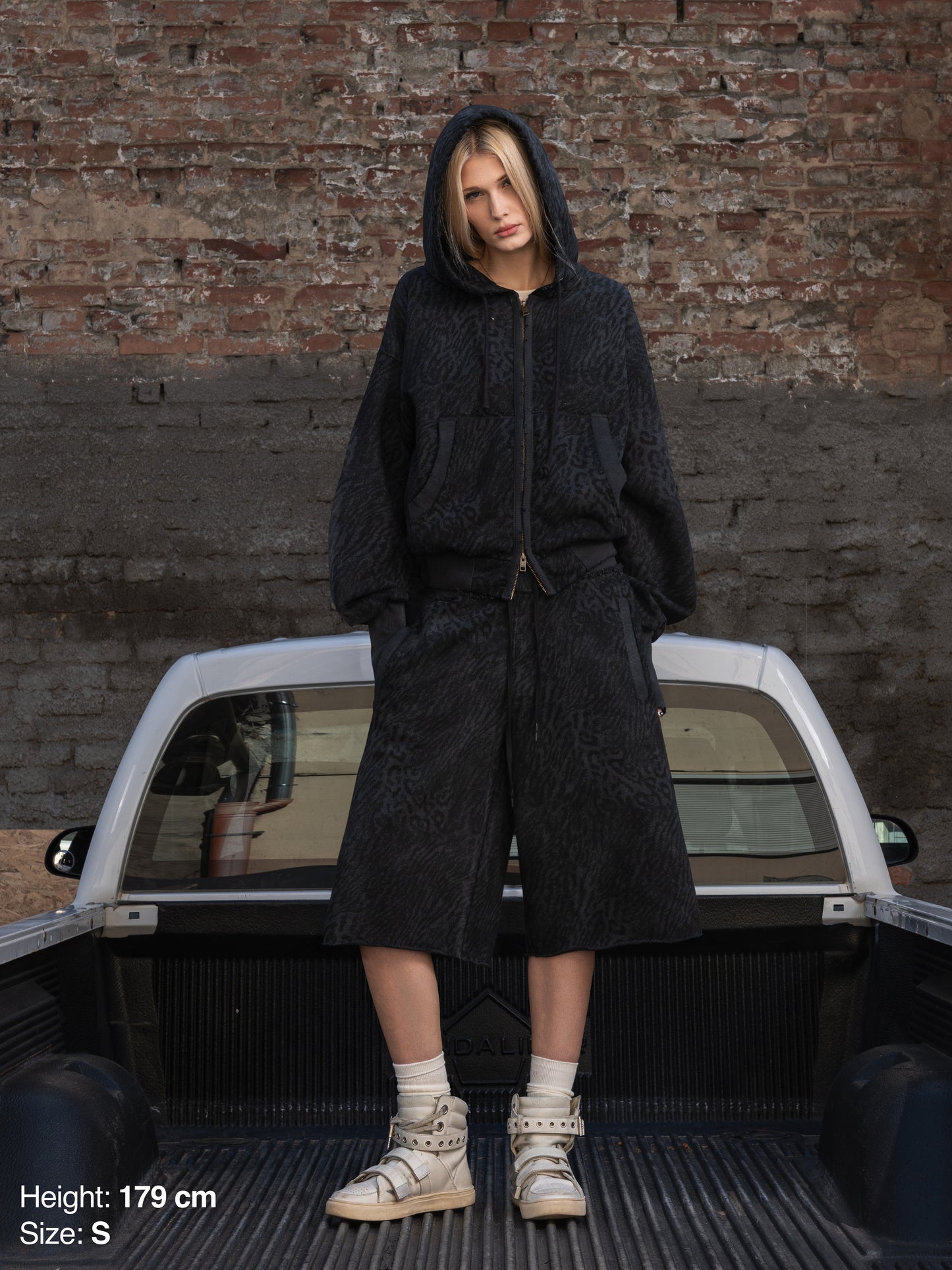 MAXI SHORTS - BLACK LEOPARD