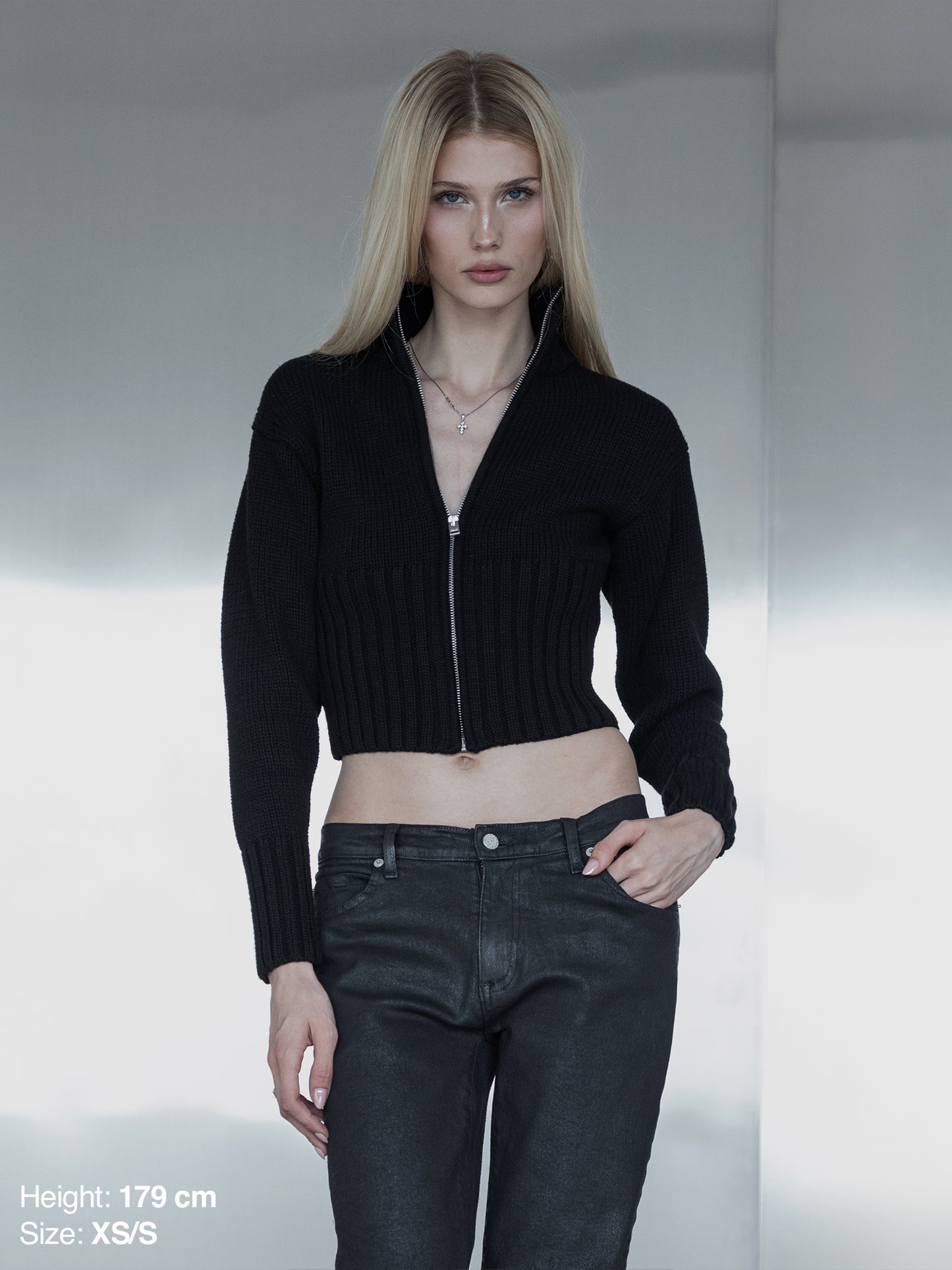 ZIP CARDIGAN - BLACK