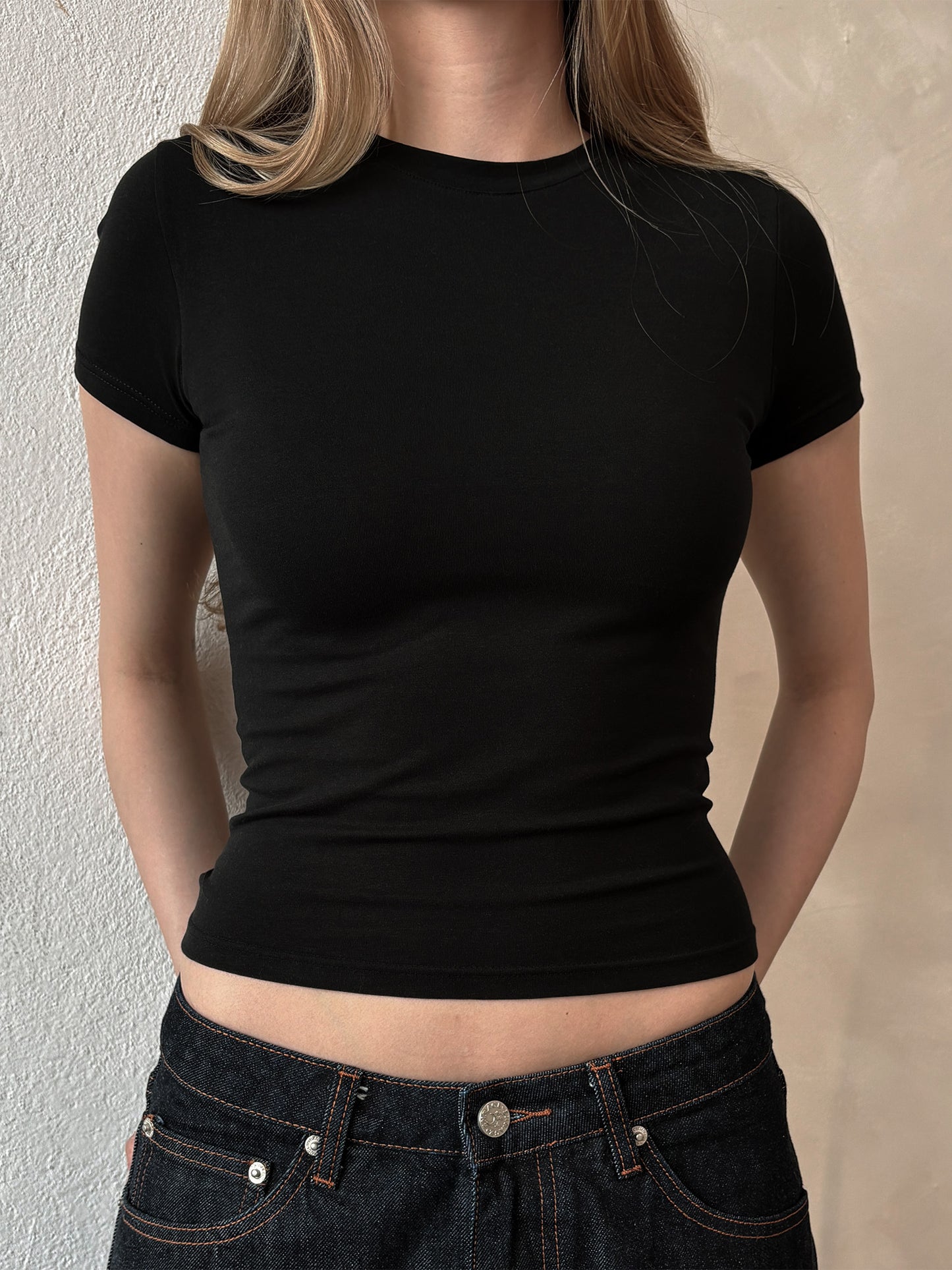 FITTED TEE WOMEN'S - BLACK