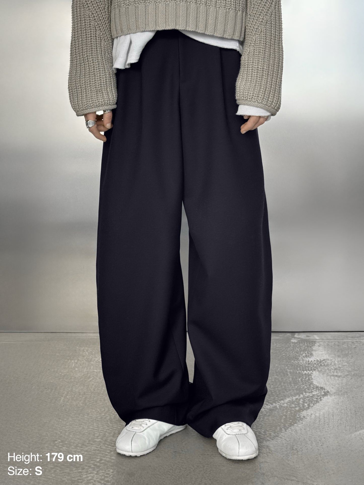 PLEATED TROUSERS - DARK NAVY