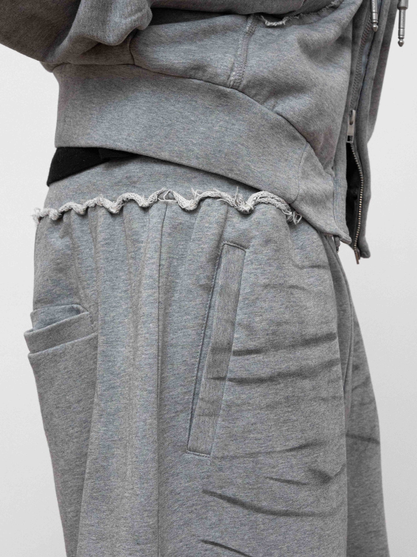DIRTY SPRAY SWEATPANTS - GRAY