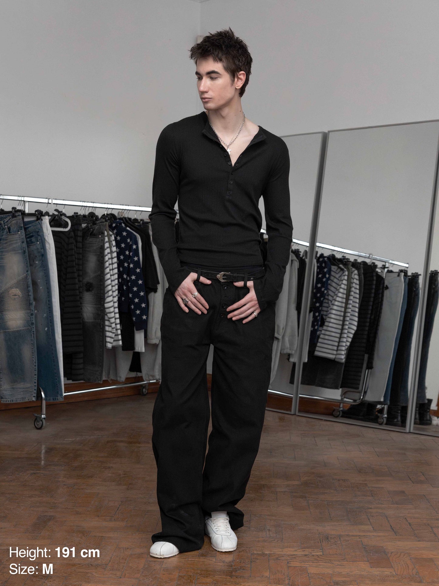 HENLEY LONGSLEEVE - BLACK