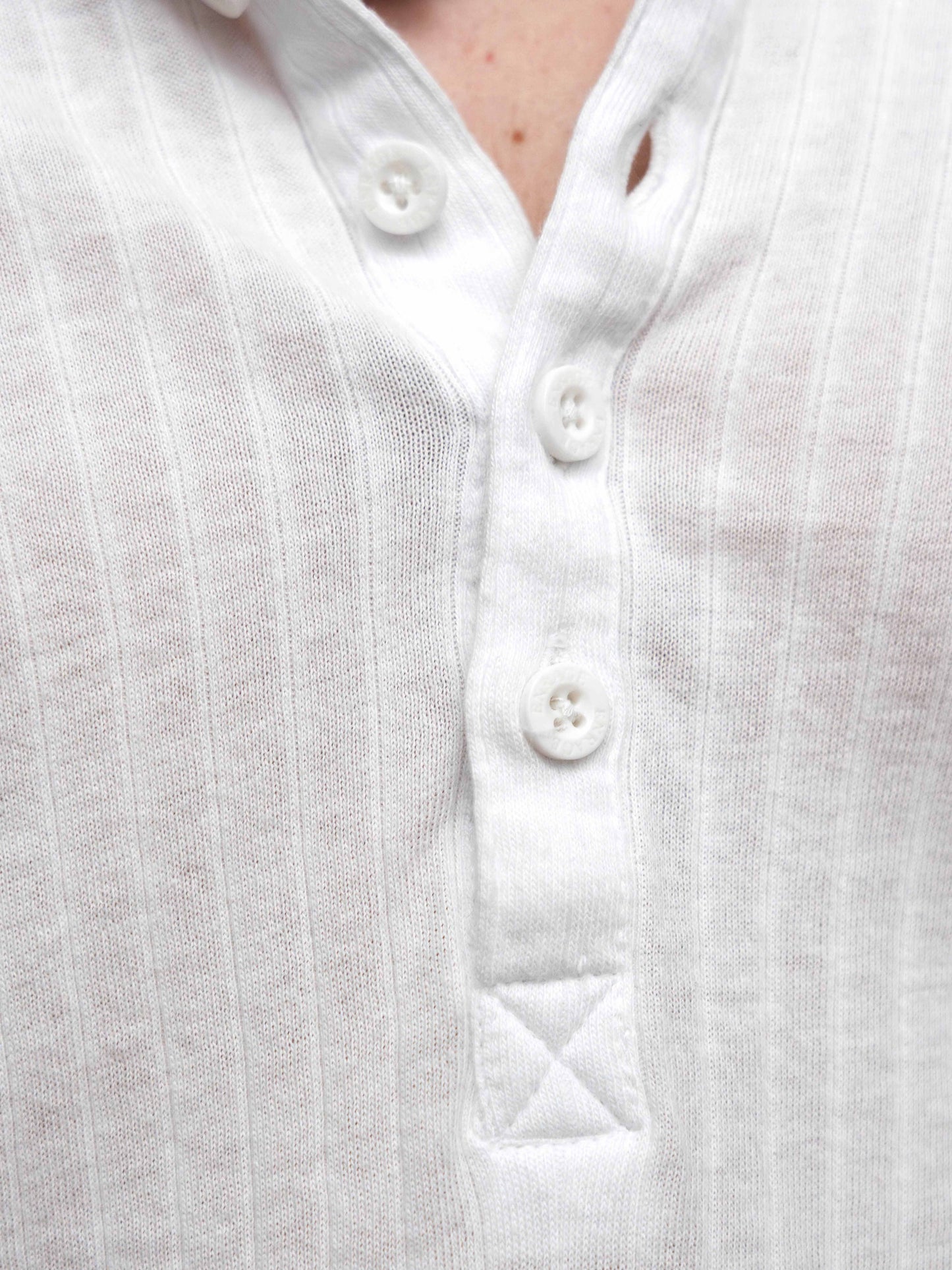 HENLEY LONGSLEEVE - WHITE