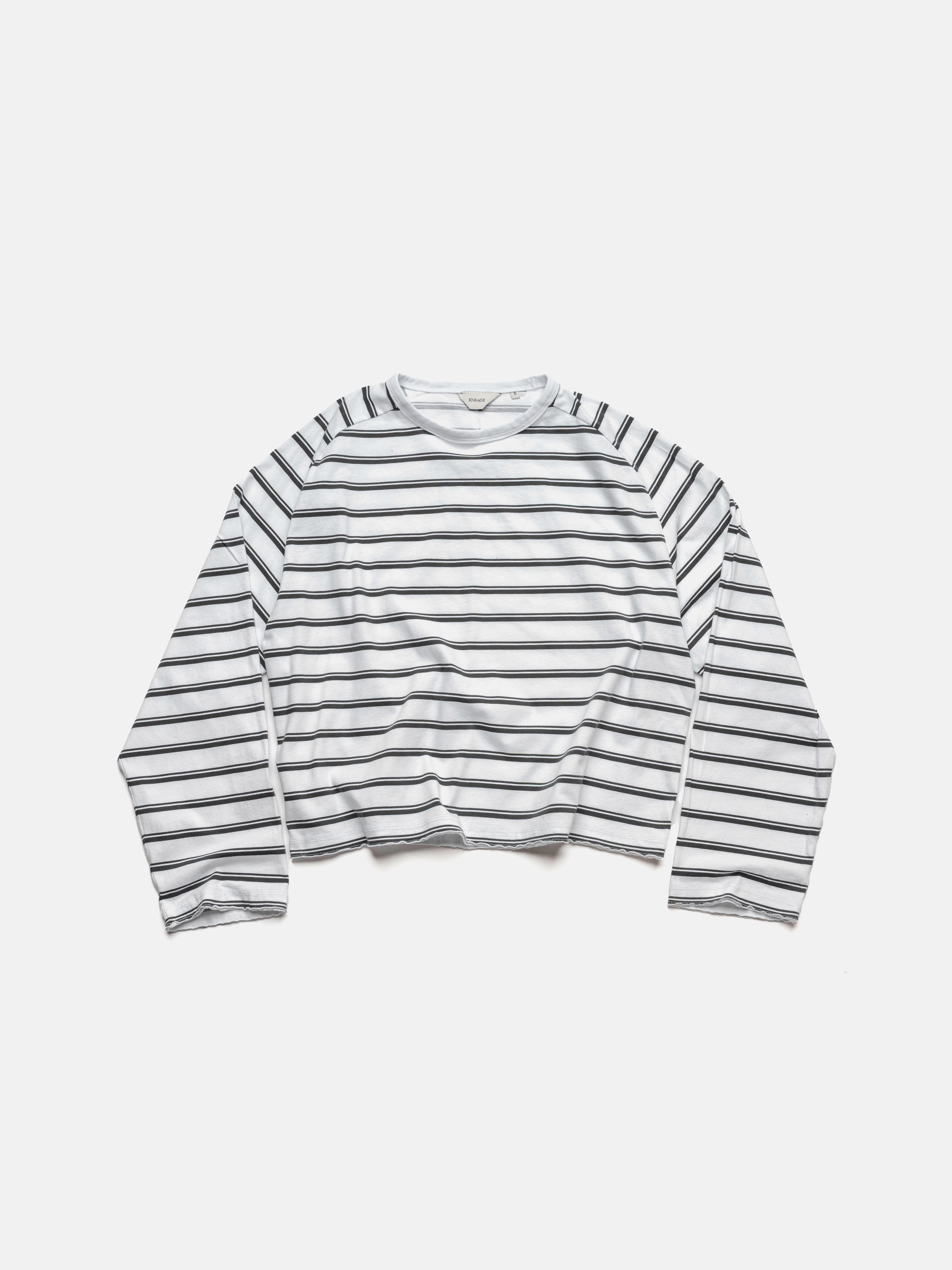 BAGGY LONGSLEEVE - WHITE STRIPED
