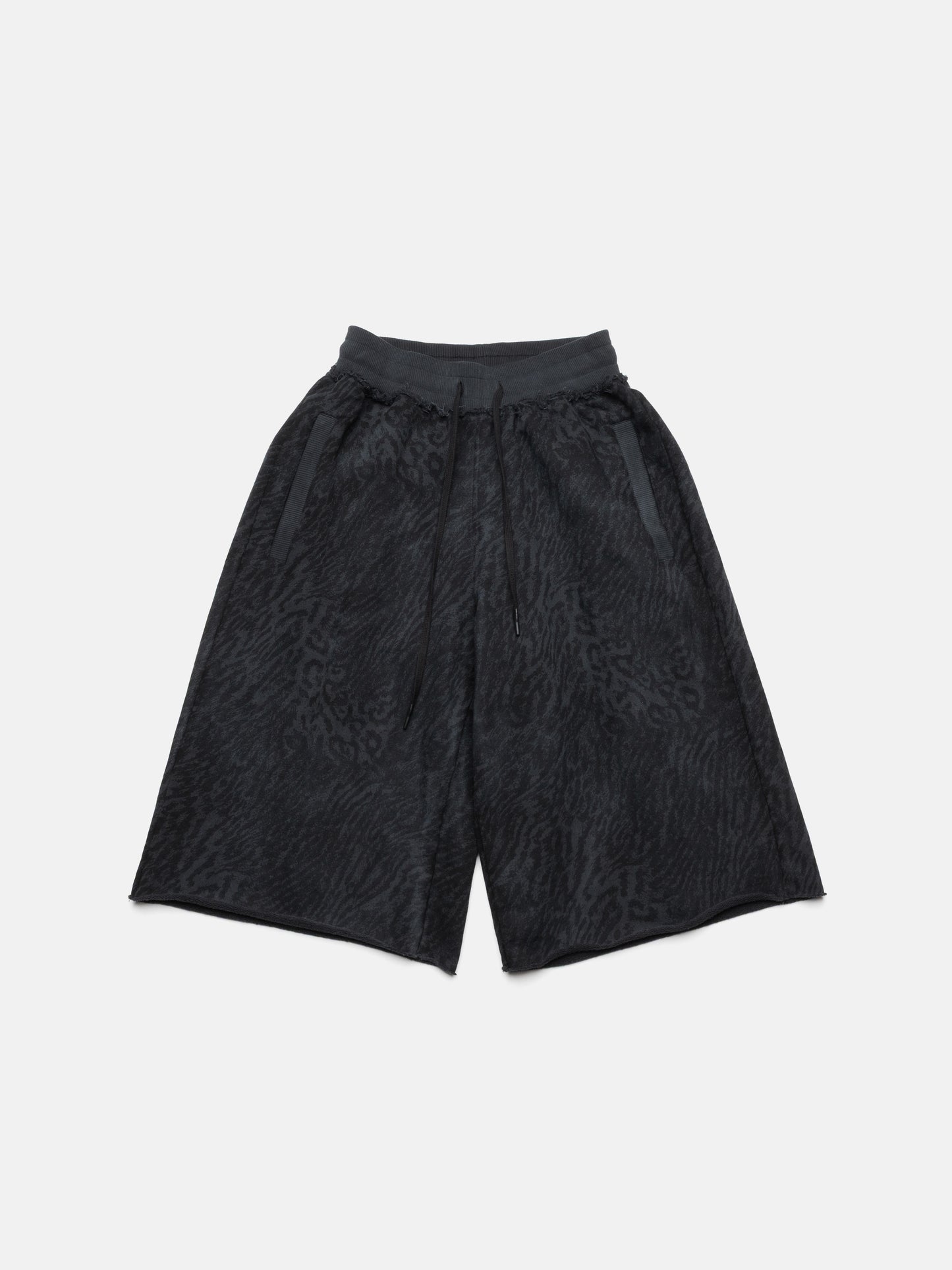 MAXI SHORTS - BLACK LEOPARD