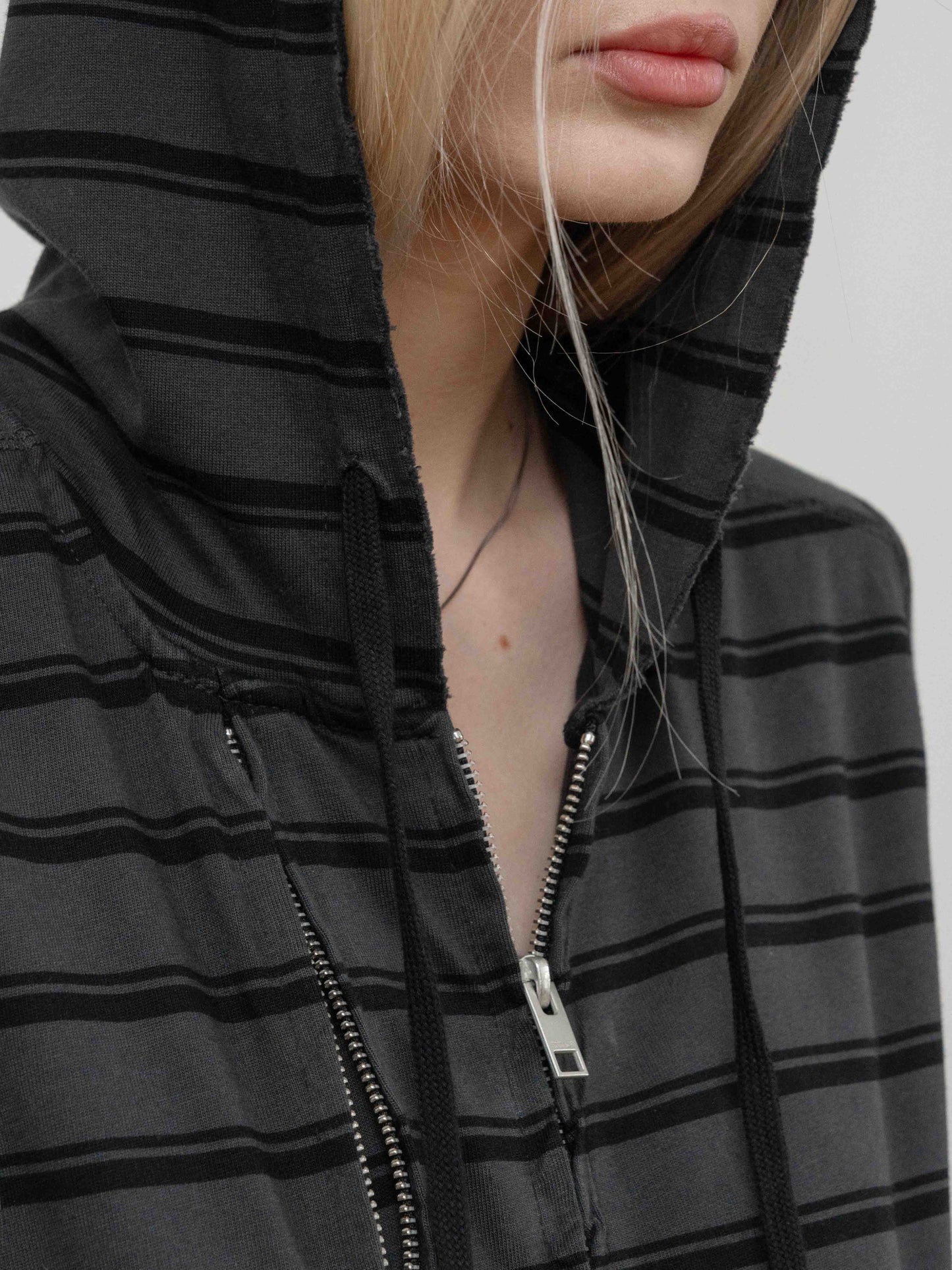 SLIM ZIP HOODIE - BLACK STRIPED