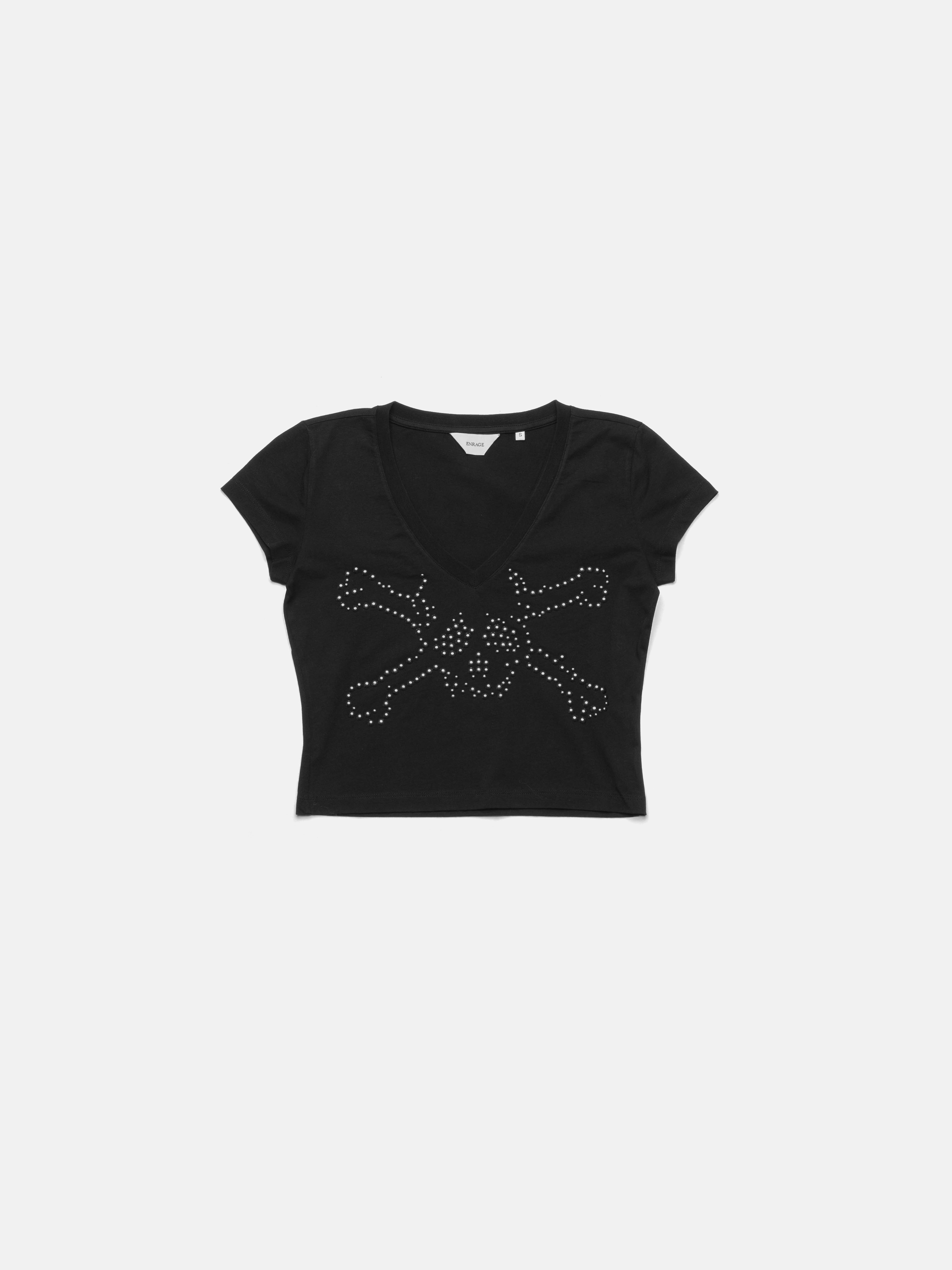 WMN T-Shirt mit V-Ausschnitt – schwarzer Totenkopf mit Nieten