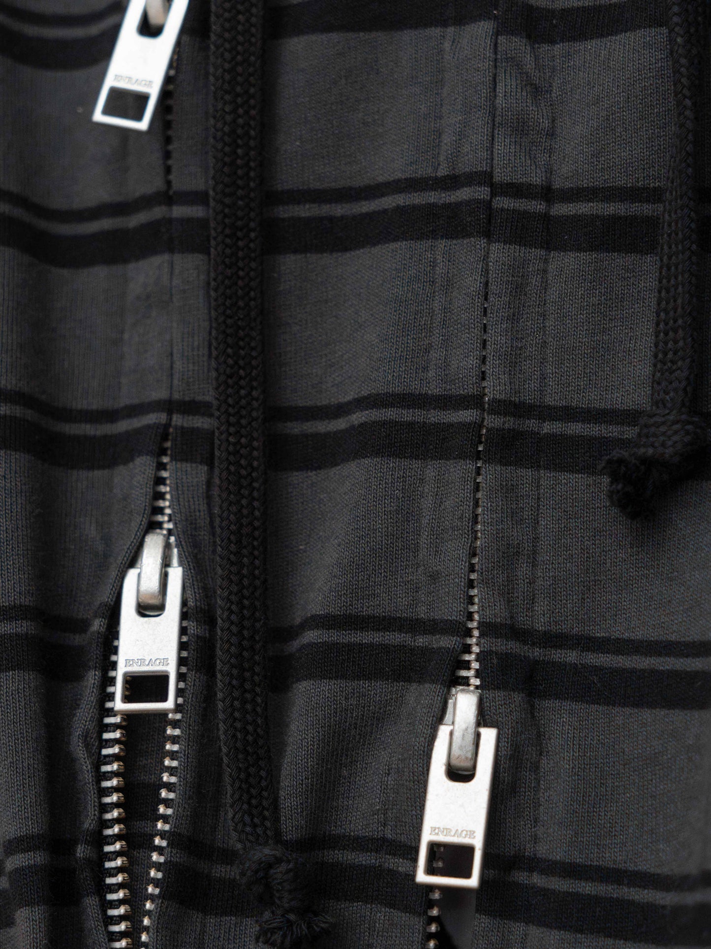 SLIM ZIP HOODIE - BLACK STRIPED