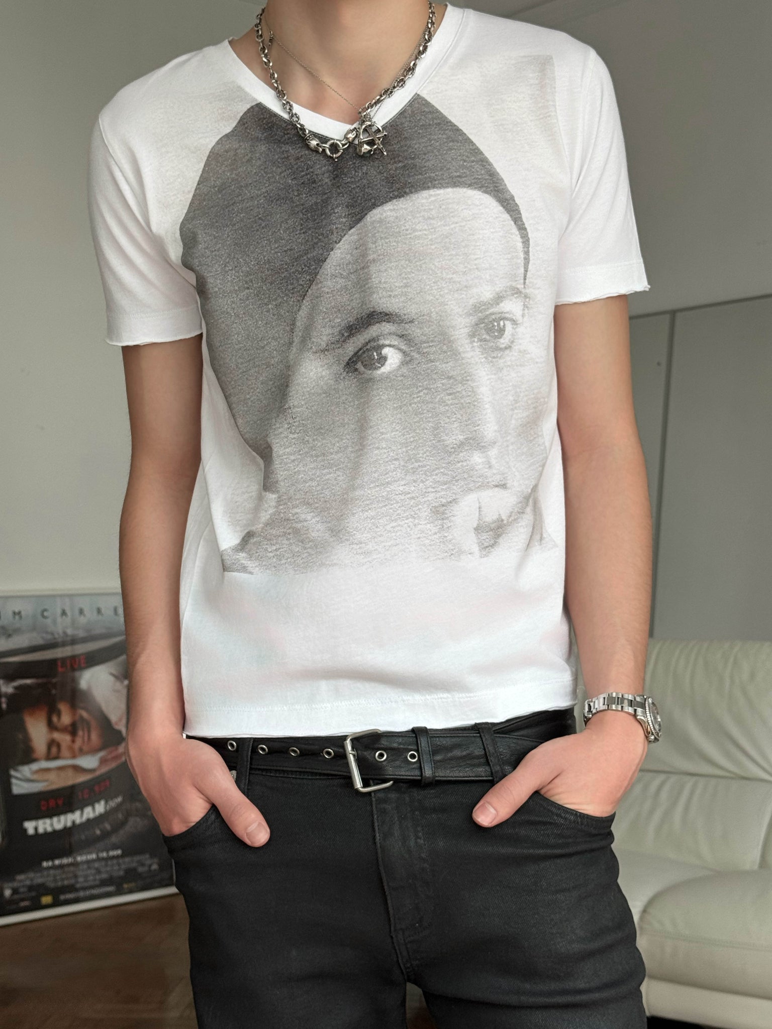 V-NECK TEE - DOROTHY WHITE