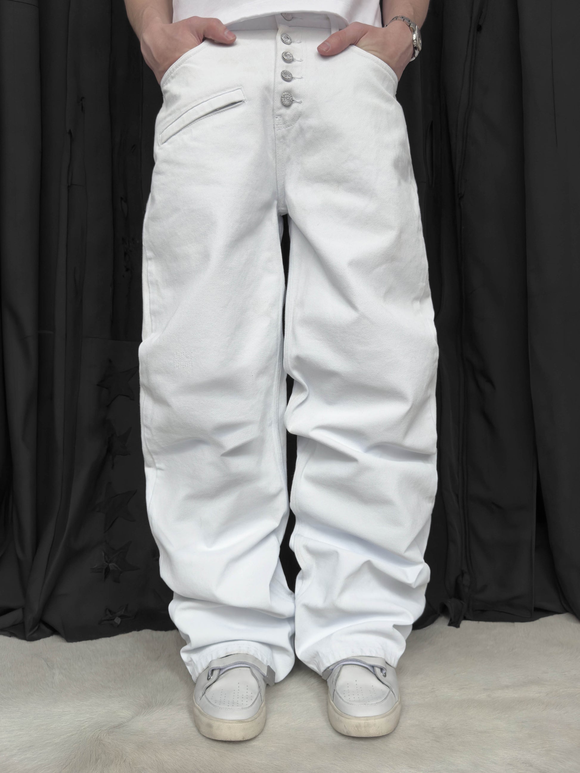 GERADE JEANS – WEISSE LACKE