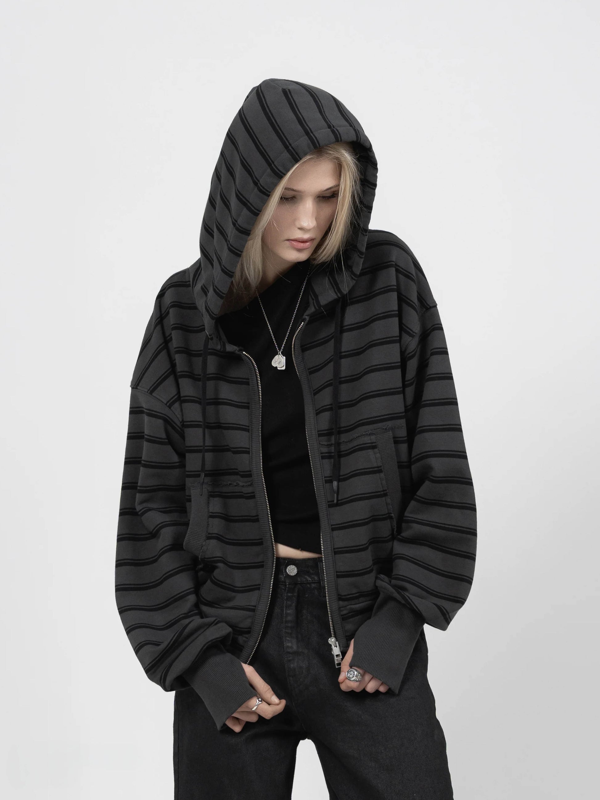 2010 ZIP HOODIE – SCHWARZ GESTREIFT