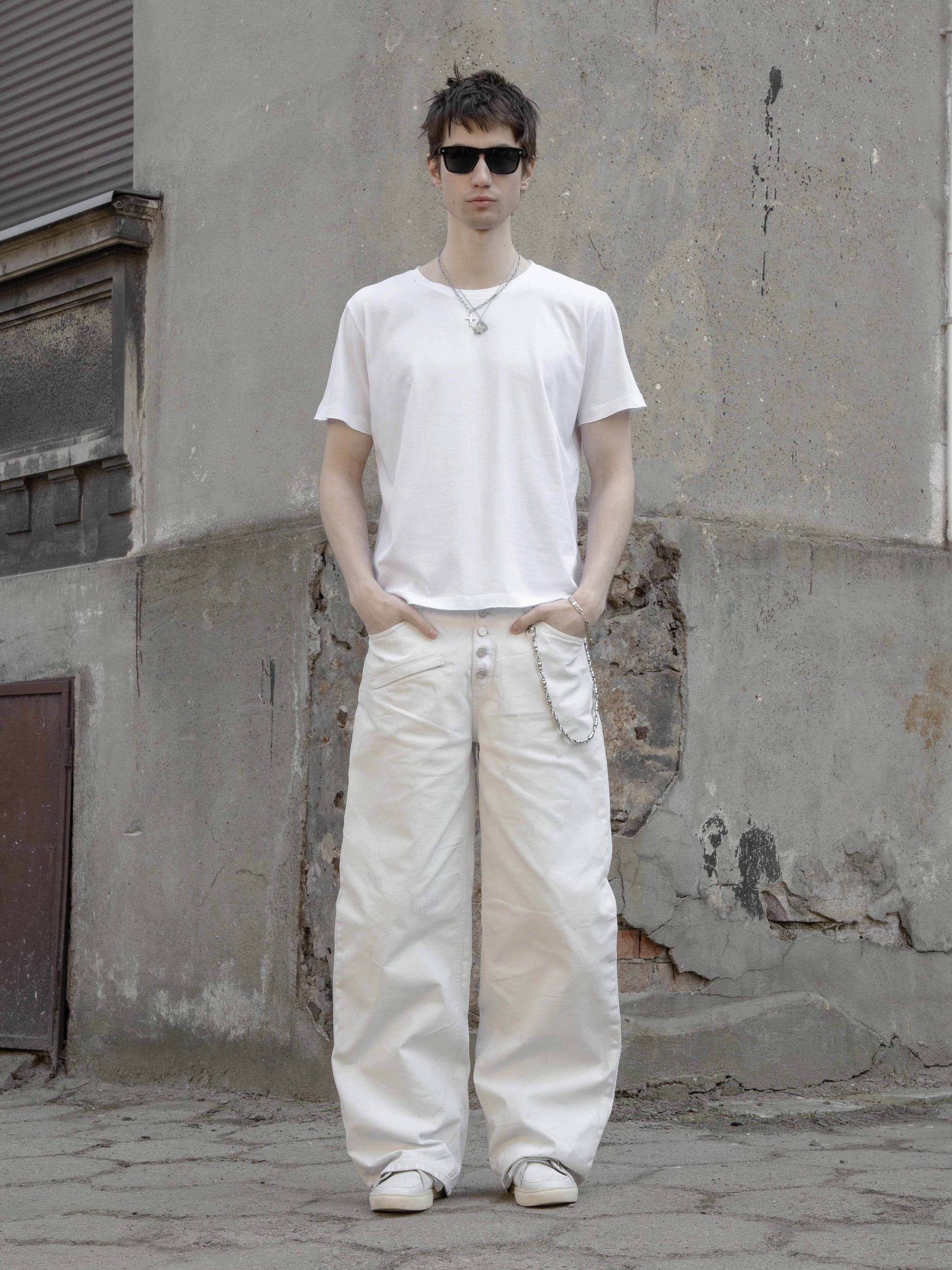 ROUND NECK TEE - WHITE