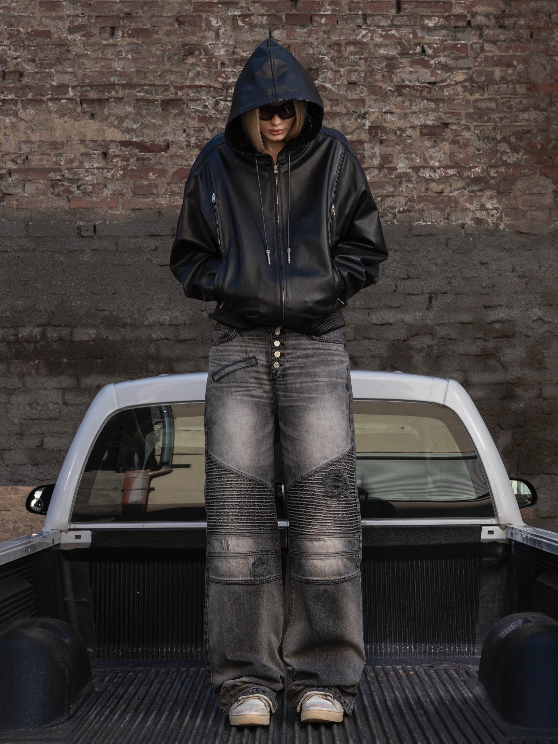 BIKER-JEANS – SCHWARZ GEWASCHET