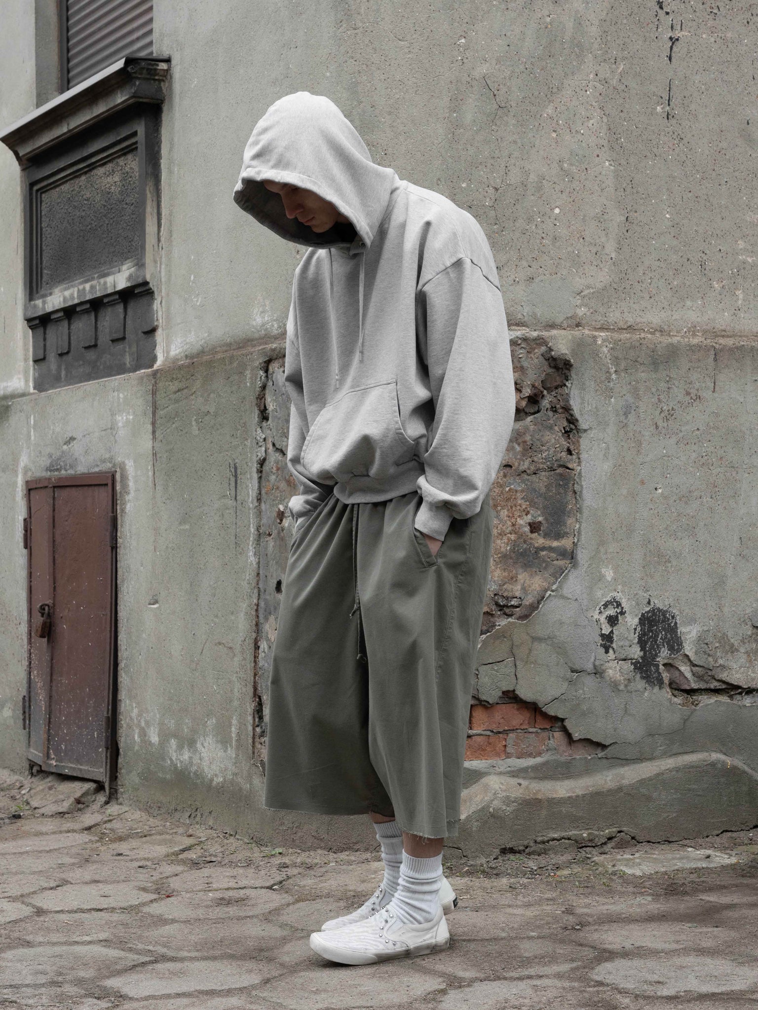 HEAVY HOODIE - GRAY