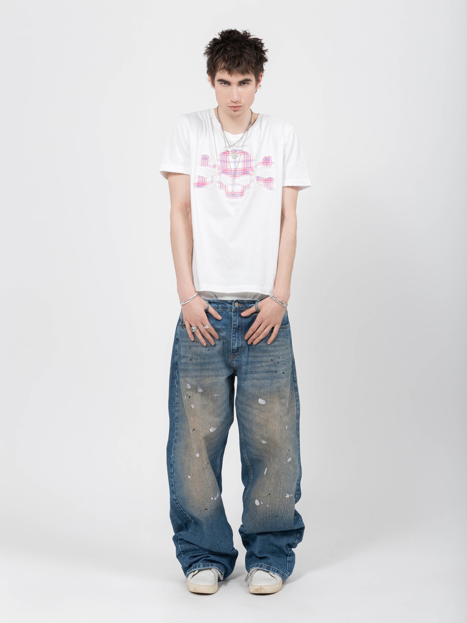 ROUND NECK TEE - WHITE SKULL