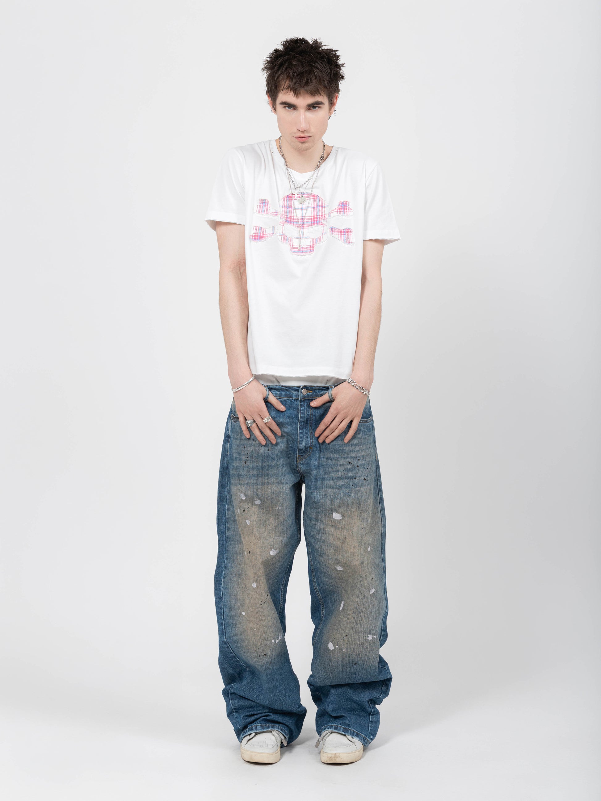ROUND NECK TEE - WHITE SKULL