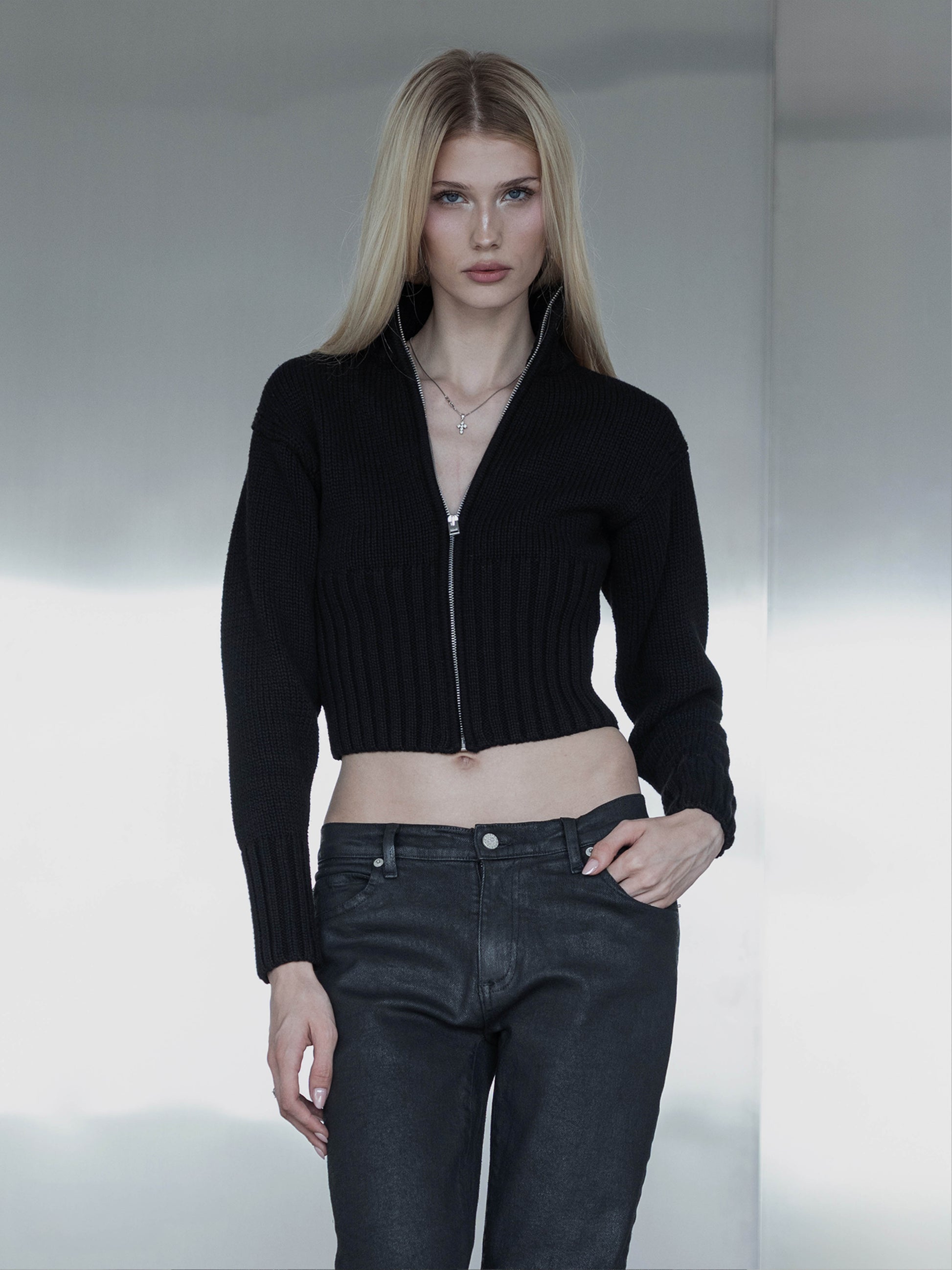 ZIP CARDIGAN - BLACK