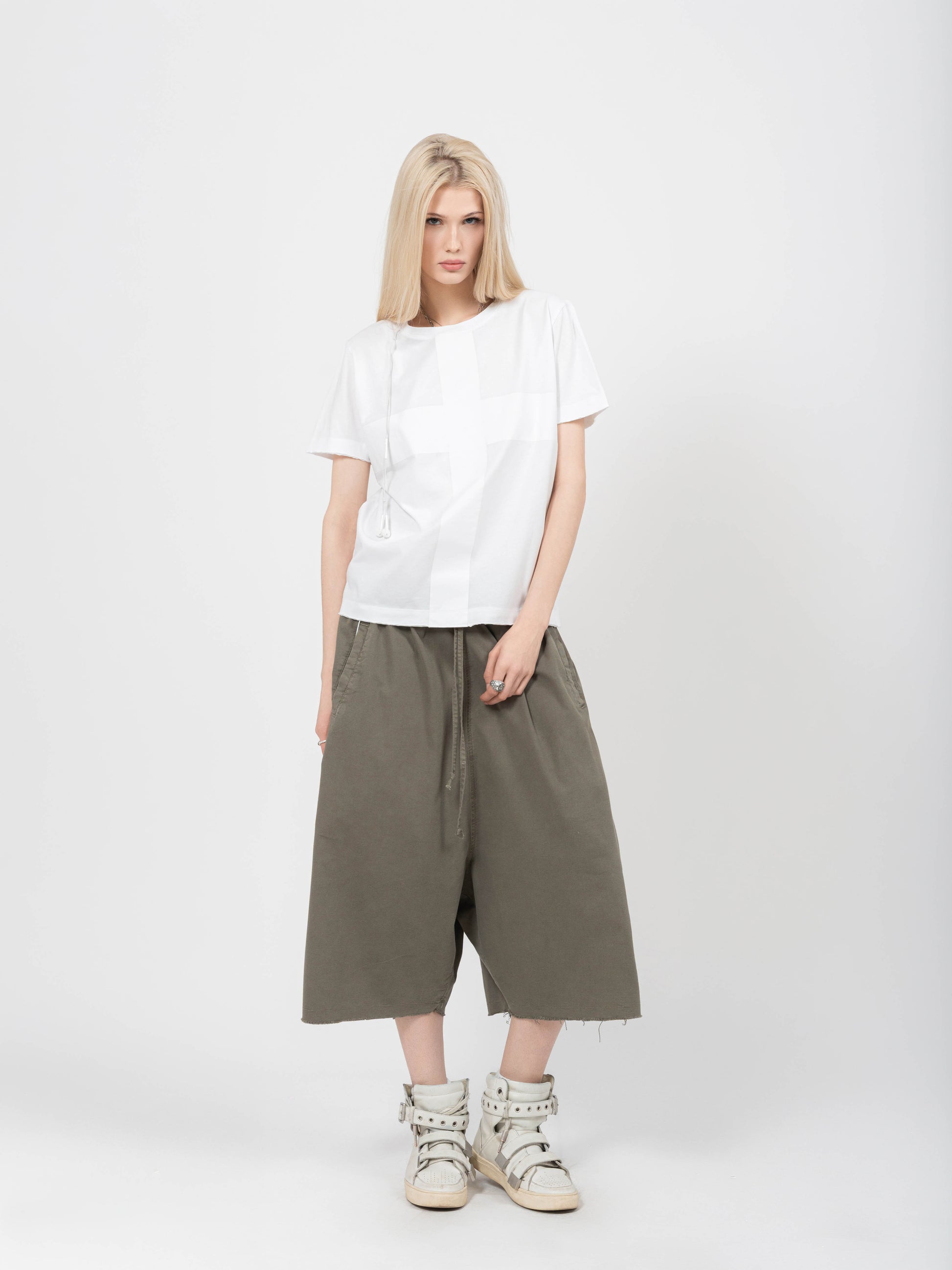 ROUND NECK TEE - WHITE TAPE