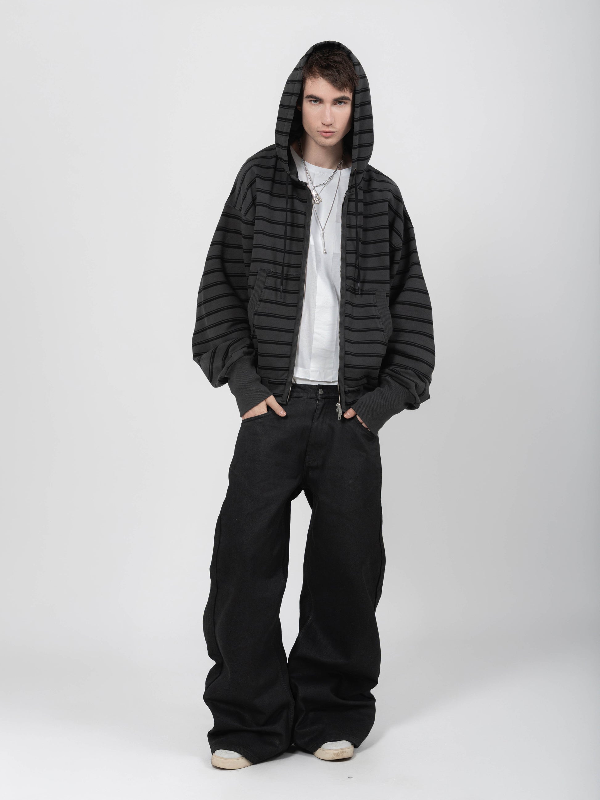 2010 ZIP HOODIE – SCHWARZ GESTREIFT