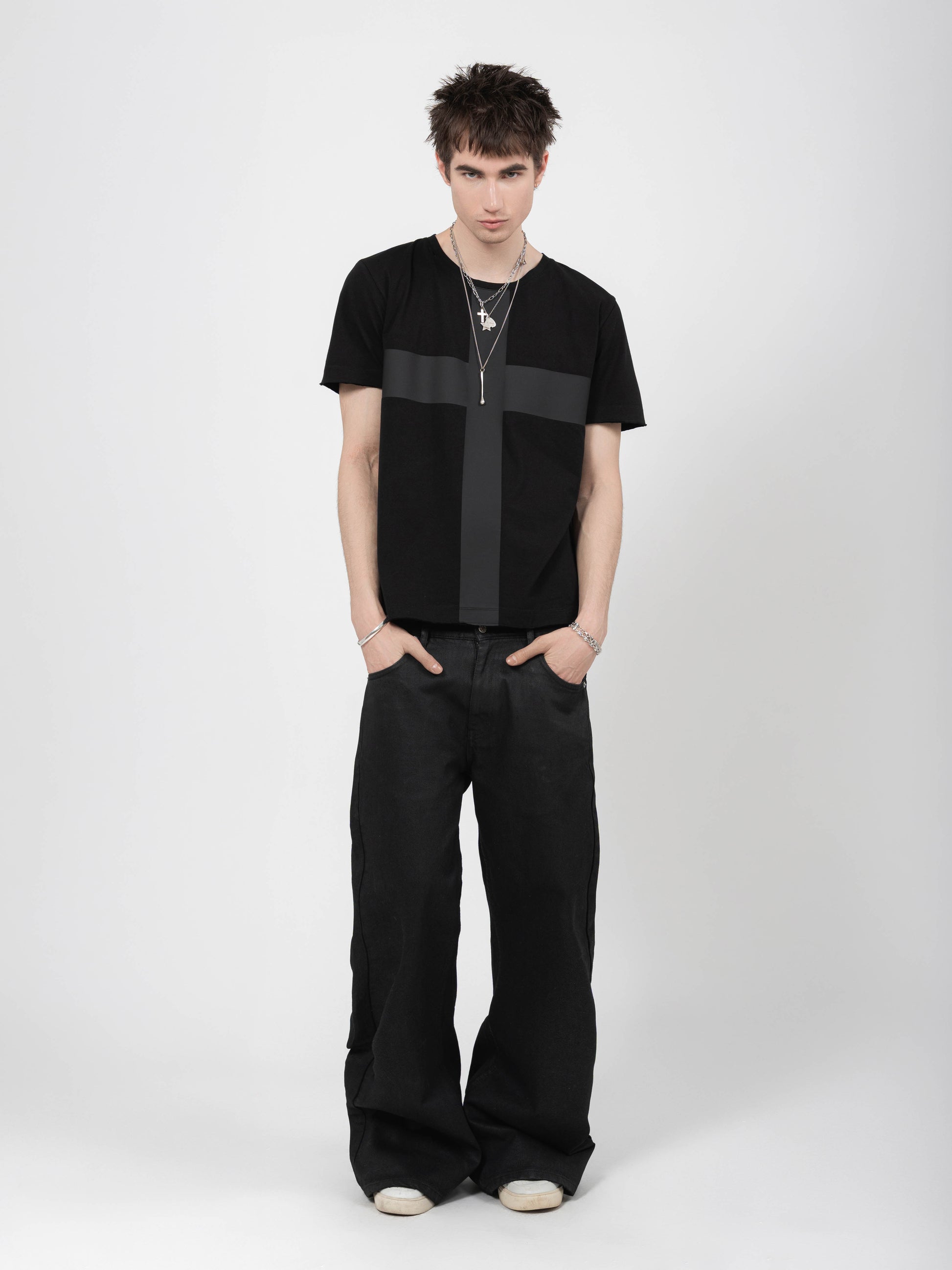 ROUND NECK TEE - BLACK TAPE