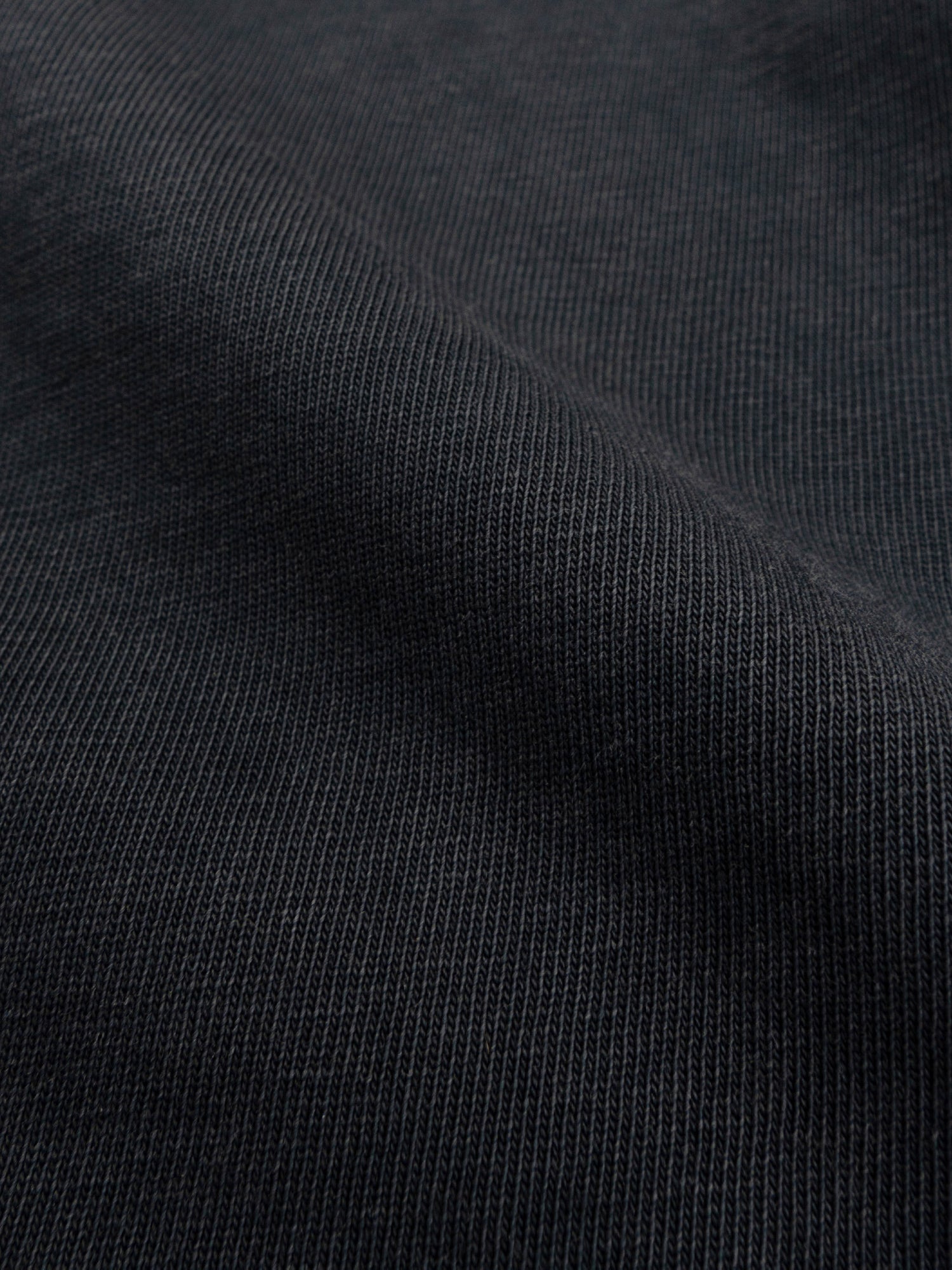 90S TEE - VINTAGE SCHWARZ