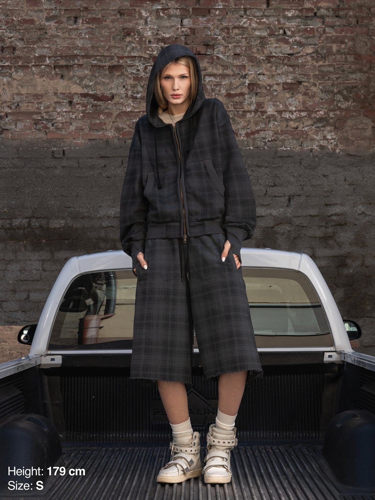 MAXI SHORTS - BLACK CHECKERED