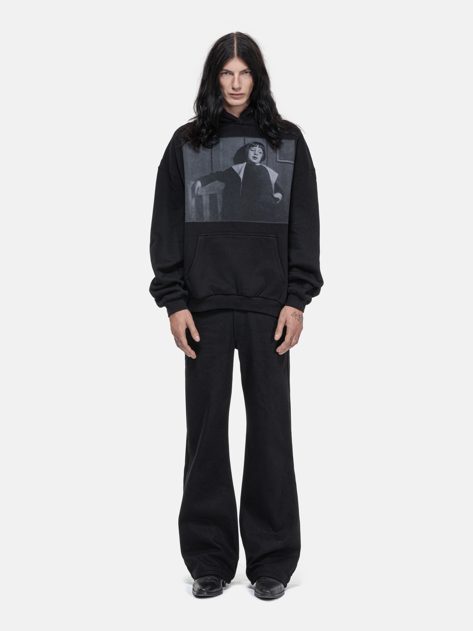 MASSIVE HOODIE - BLACK PHOTOGRAPH