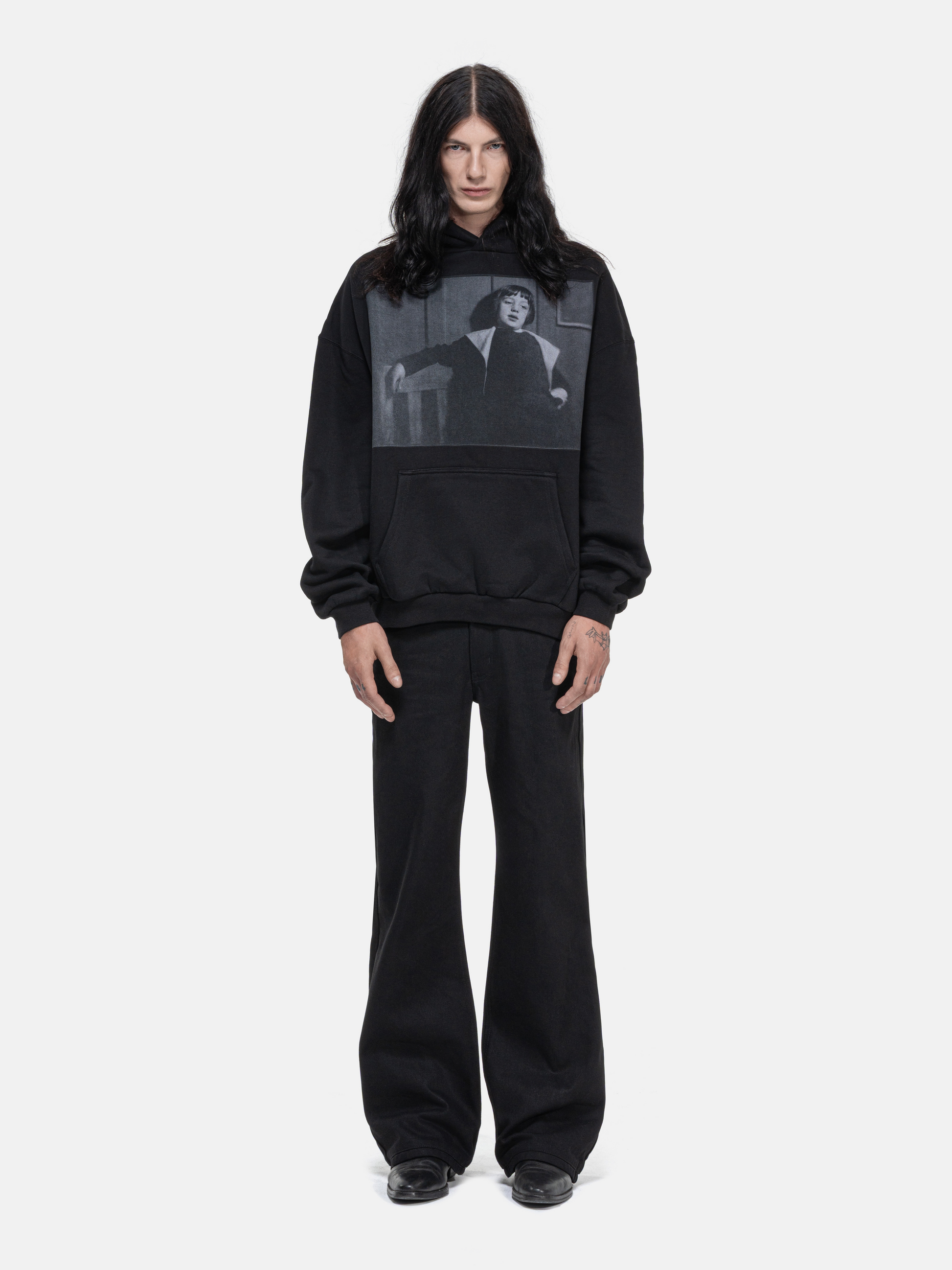 MASSIVE HOODIE - BLACK PHOTOGRAPH