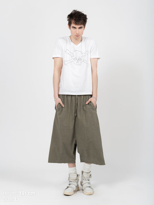 V-NECK TEE - WHITE STUDDED SKULL