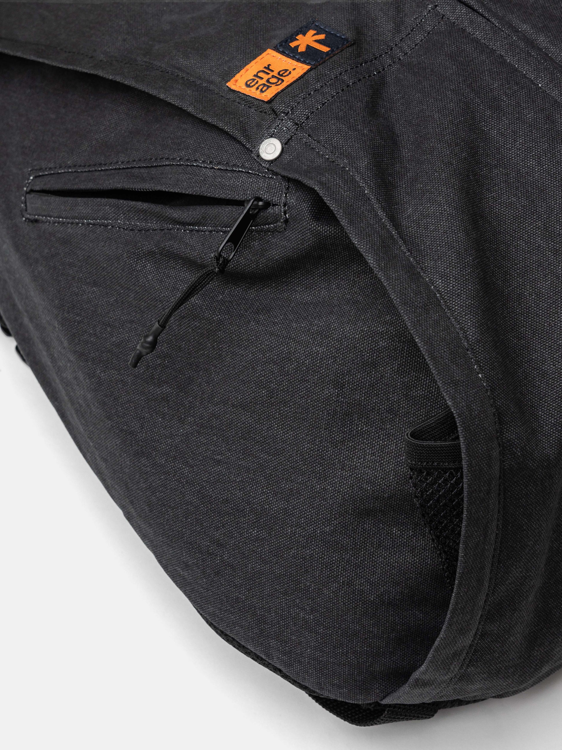BACKPACK - BLACK