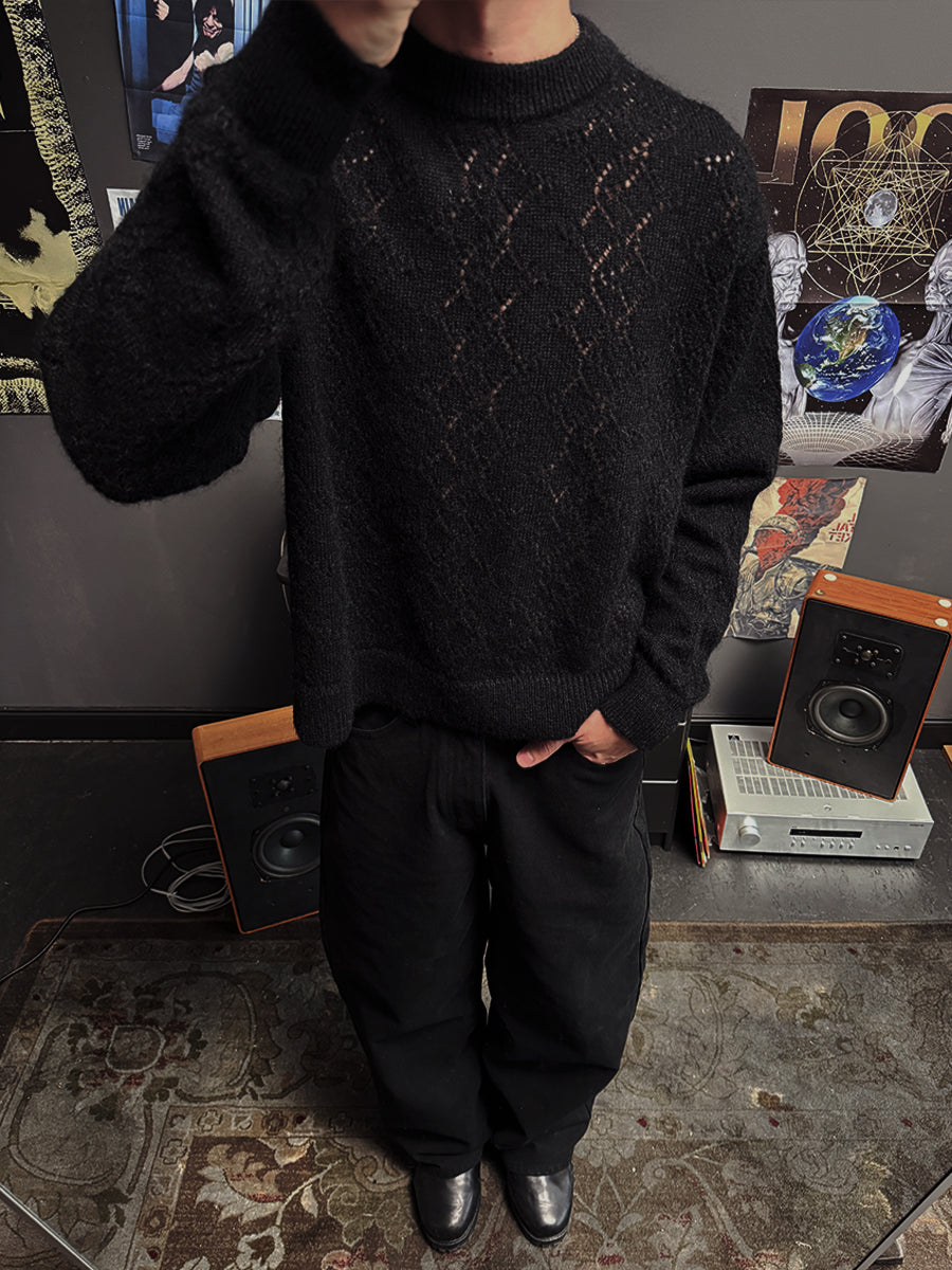 GRANDMA'S SWEATER - BLACK