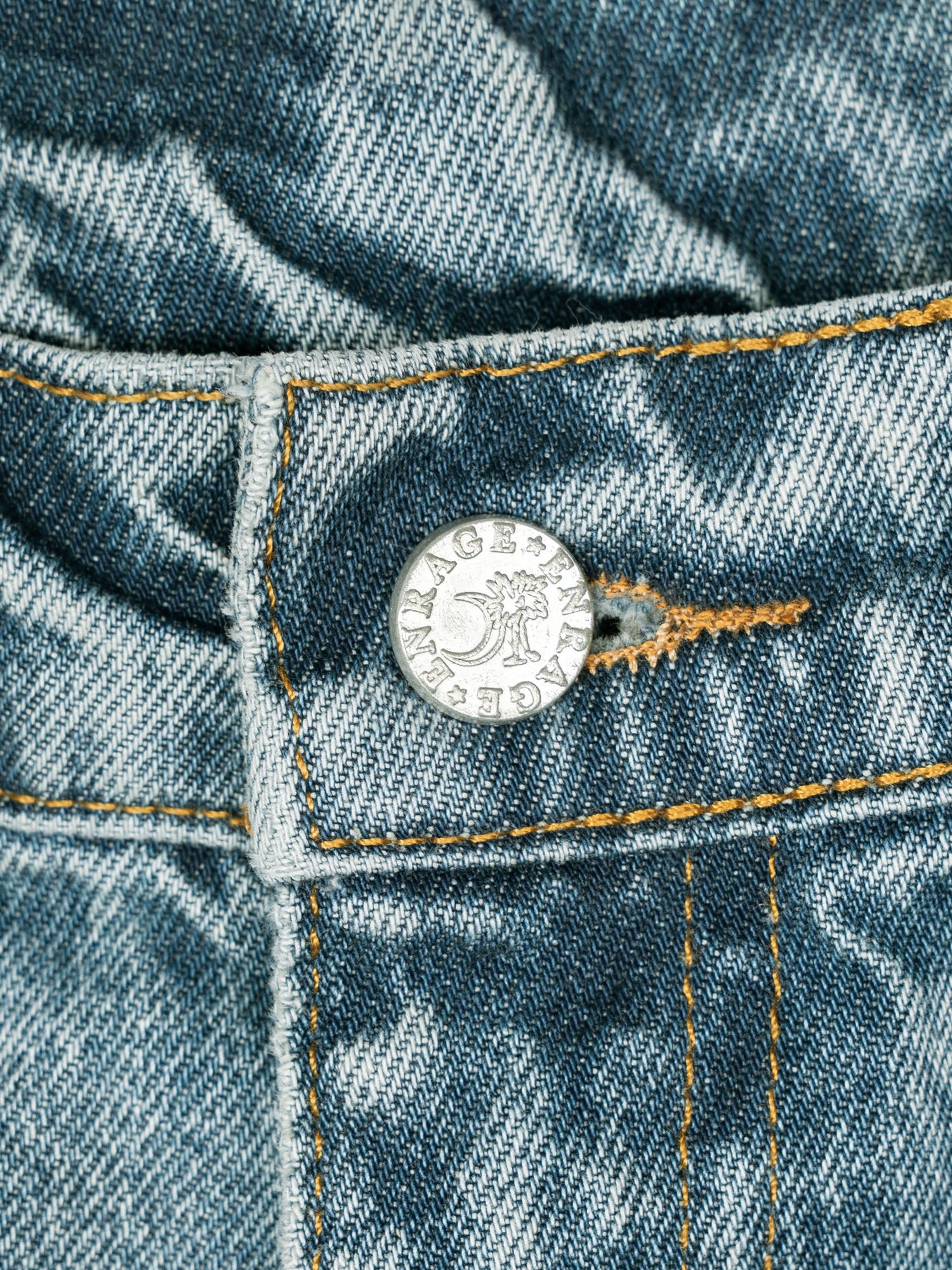 AUSGESTELLTE JEANS - WET BLUE