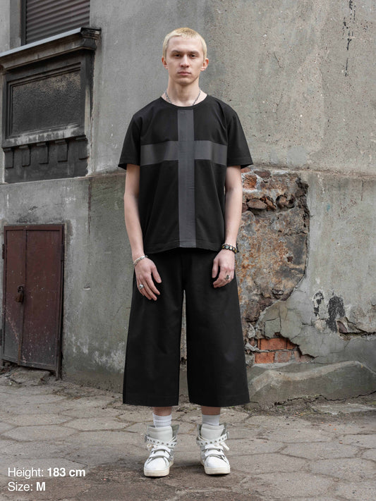 WORN CAPRI PANTS - BLACK