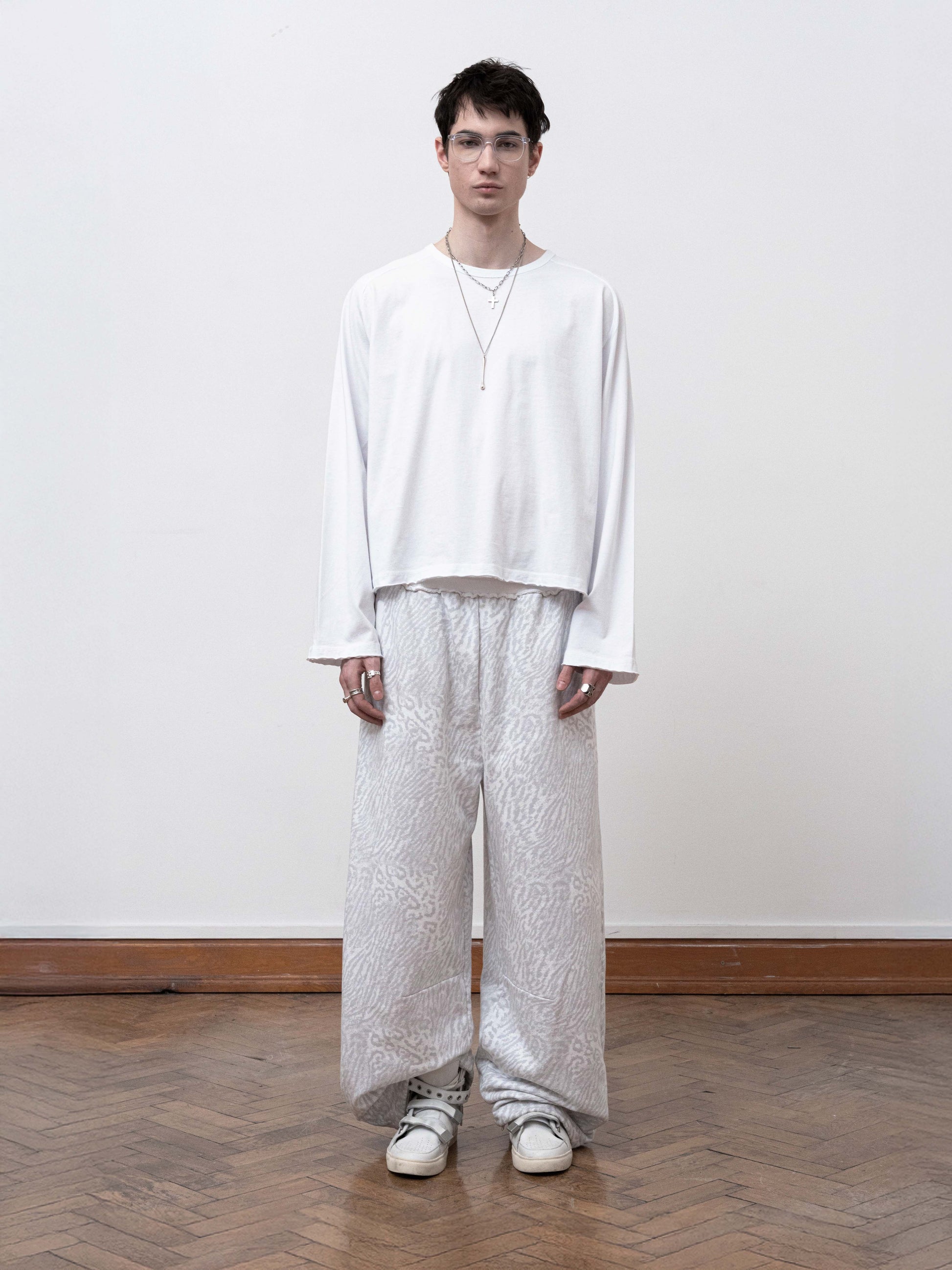BAGGY LONGSLEEVE – WEISS