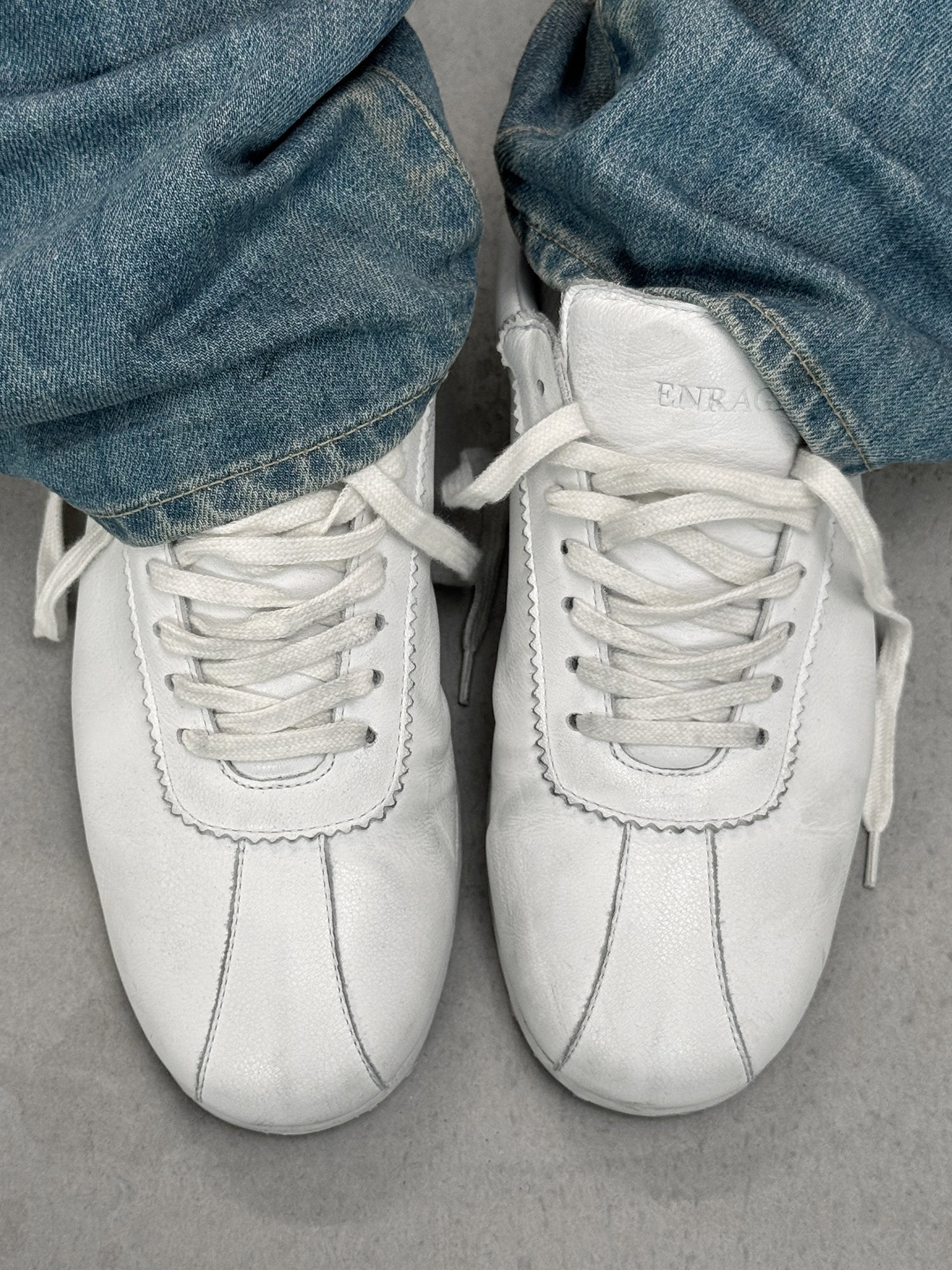 RETRO-LÄUFER – GANZ WEISS