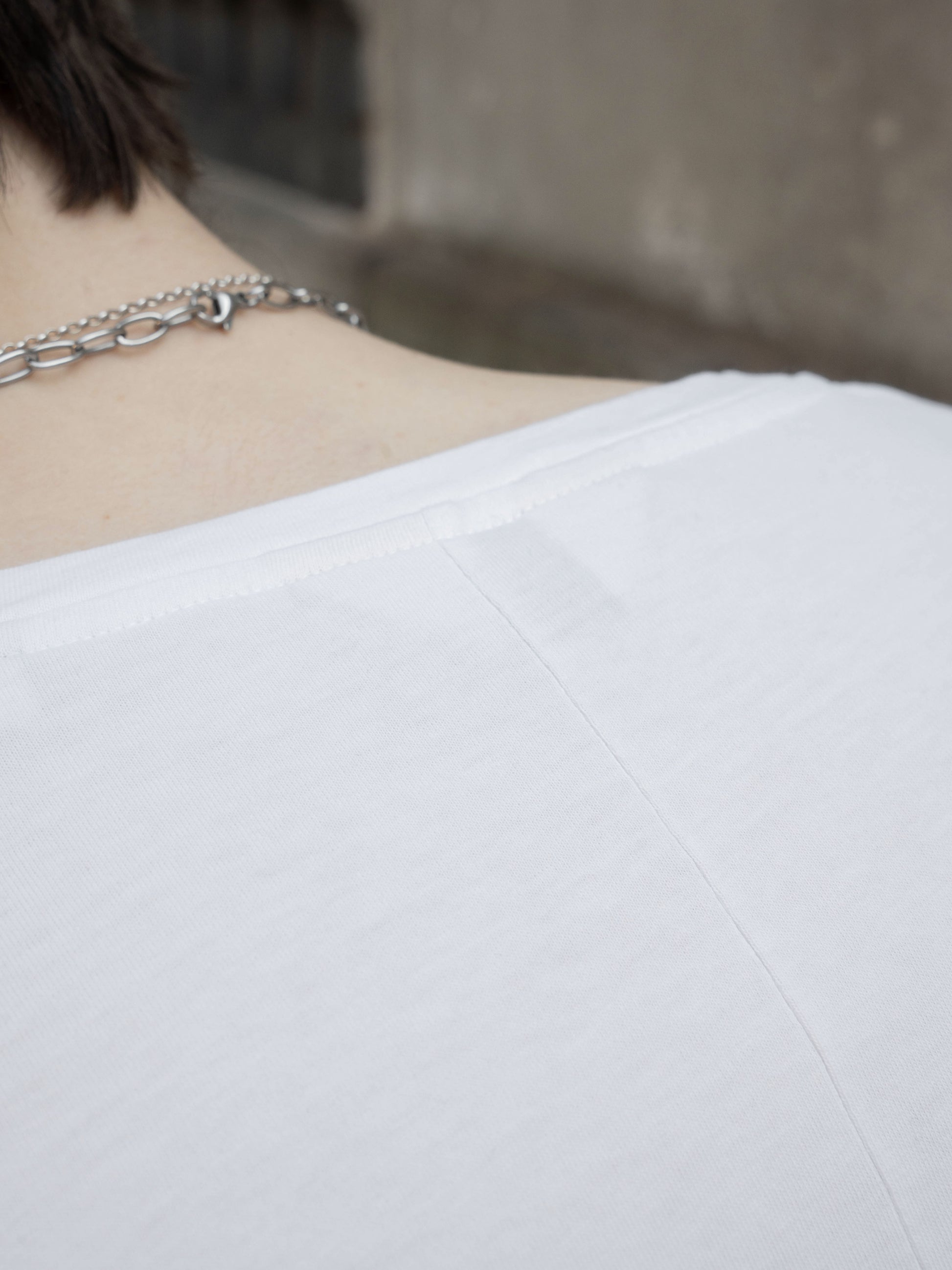 V-NECK TEE - WHITE