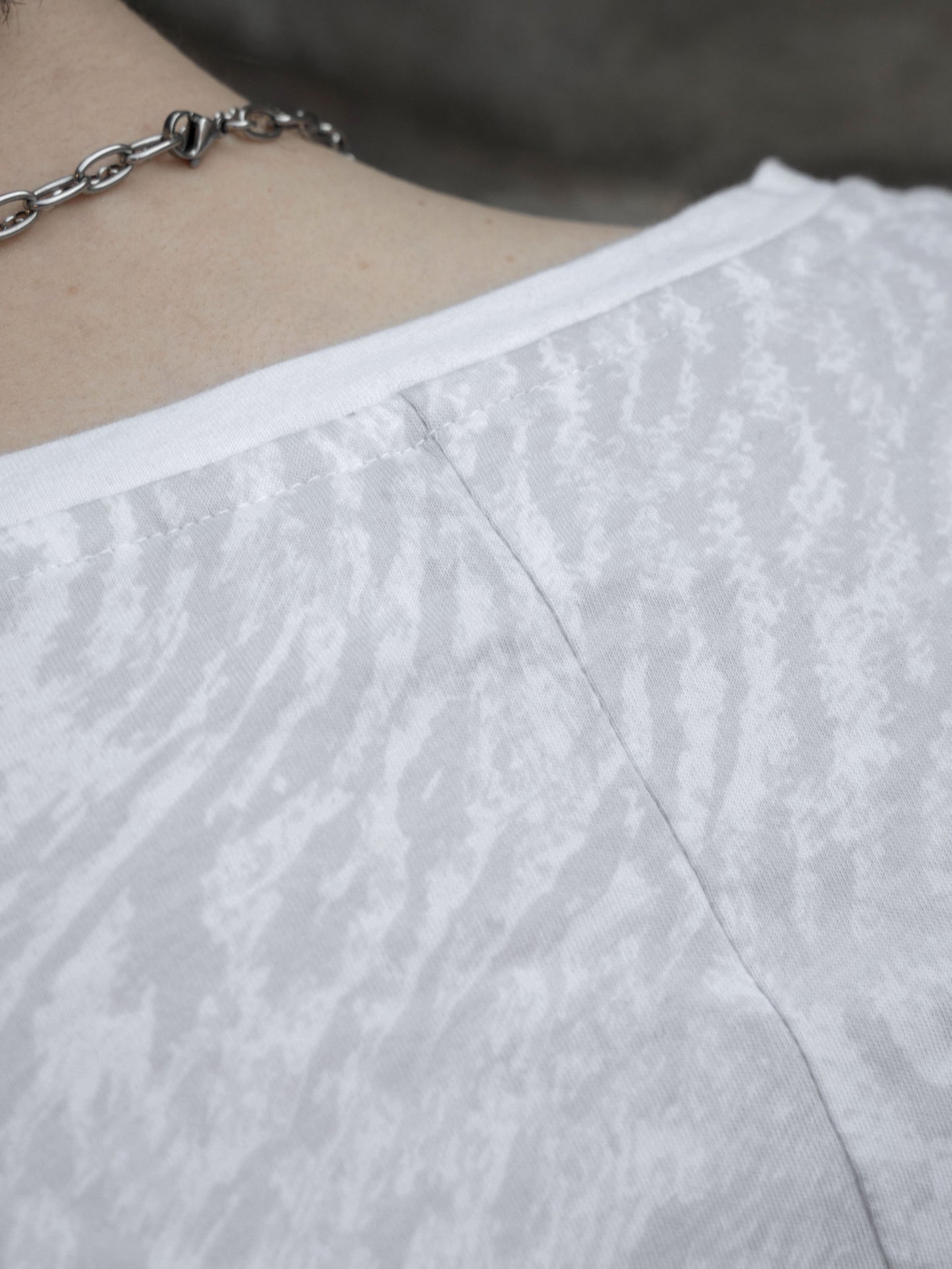 ROUND NECK TEE - WHITE LEOPARD