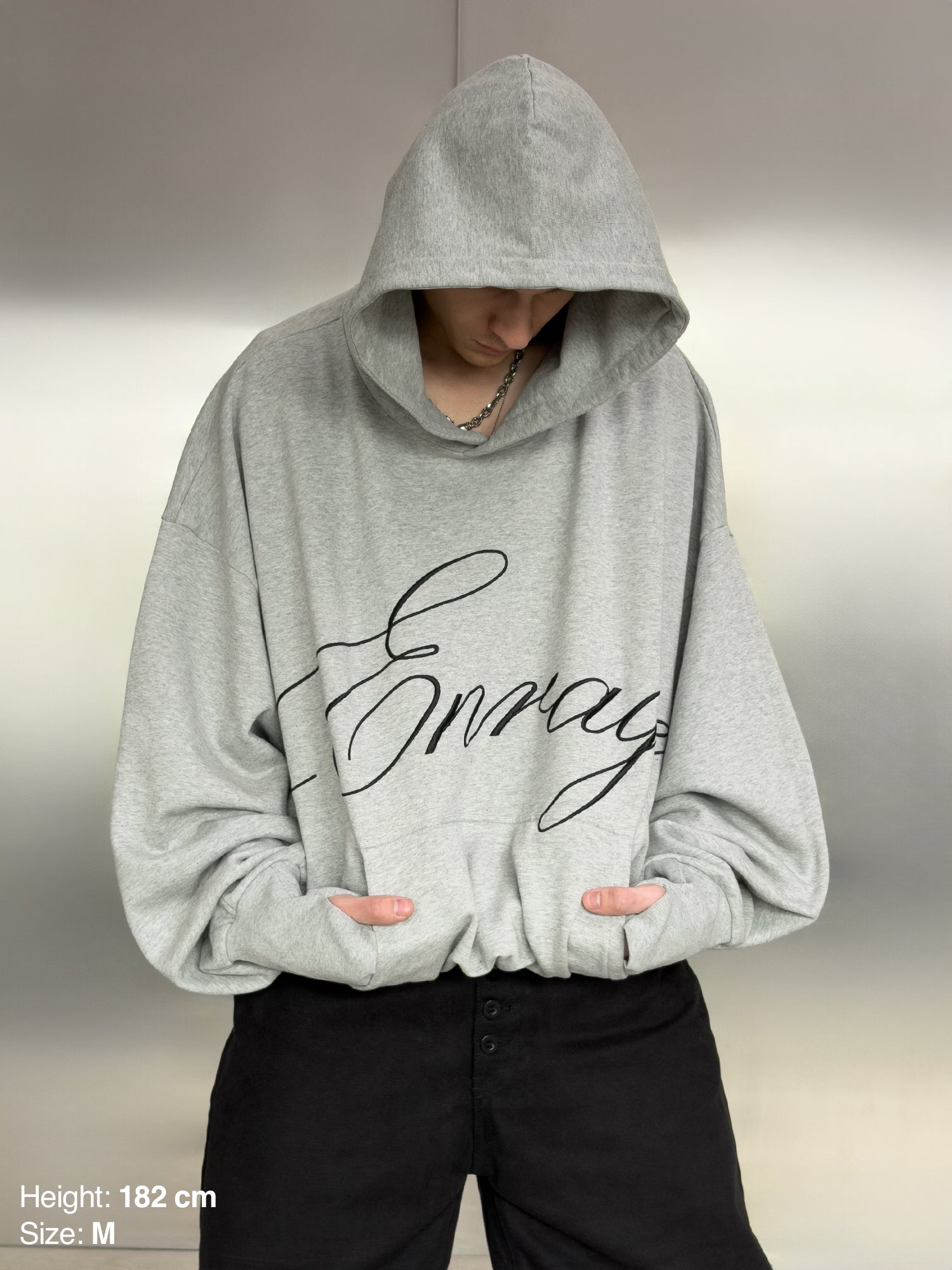 SKRIPT-HOODIE – GRAU