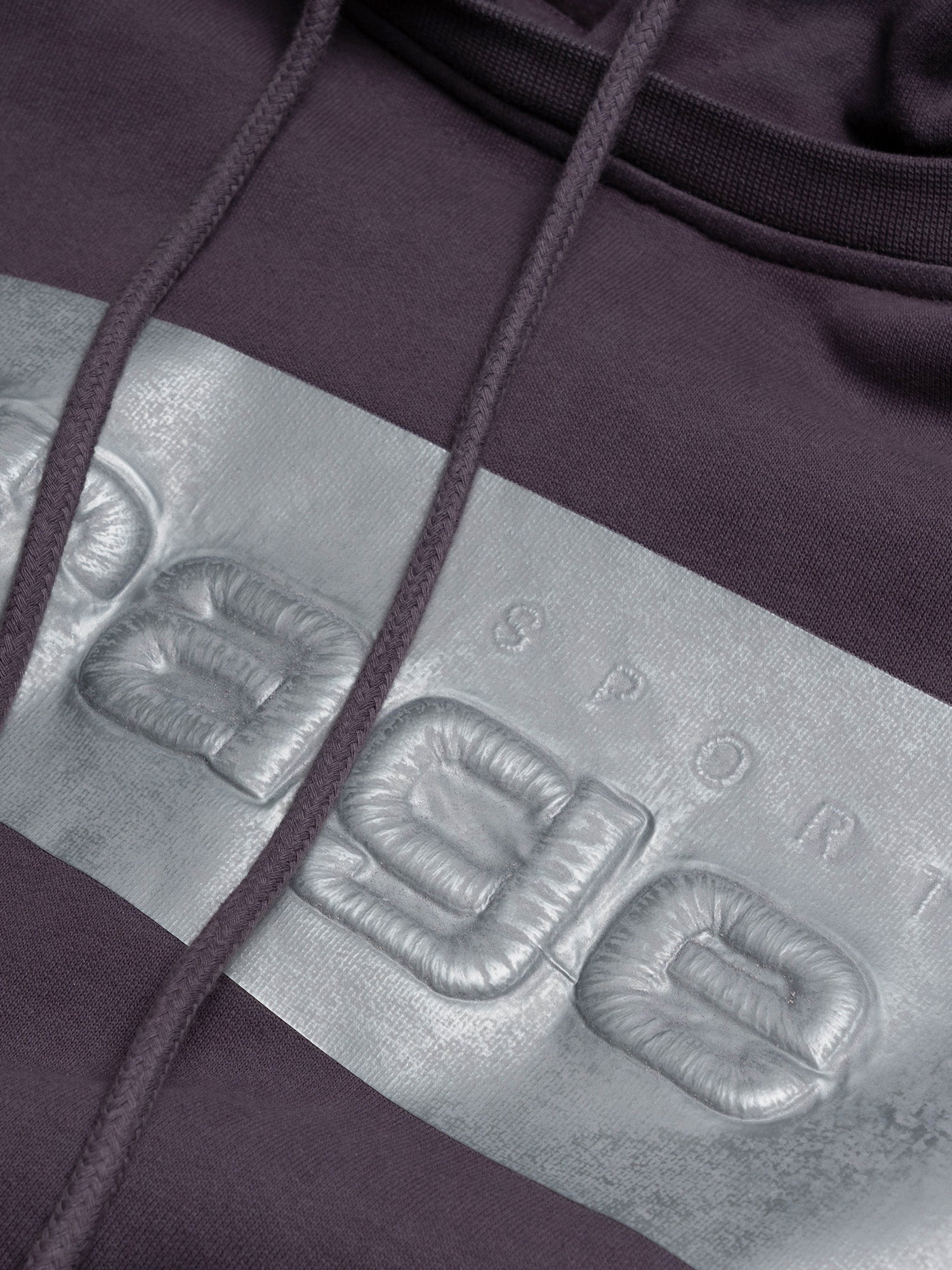 TAPE HOODIE – AUBERGINE