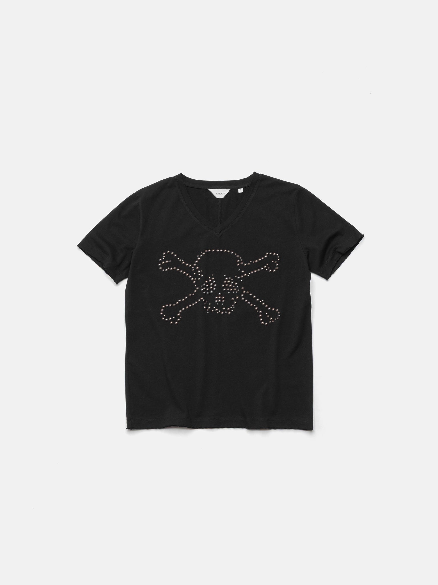 V-NECK TEE - BLACK STUDDED SKULL