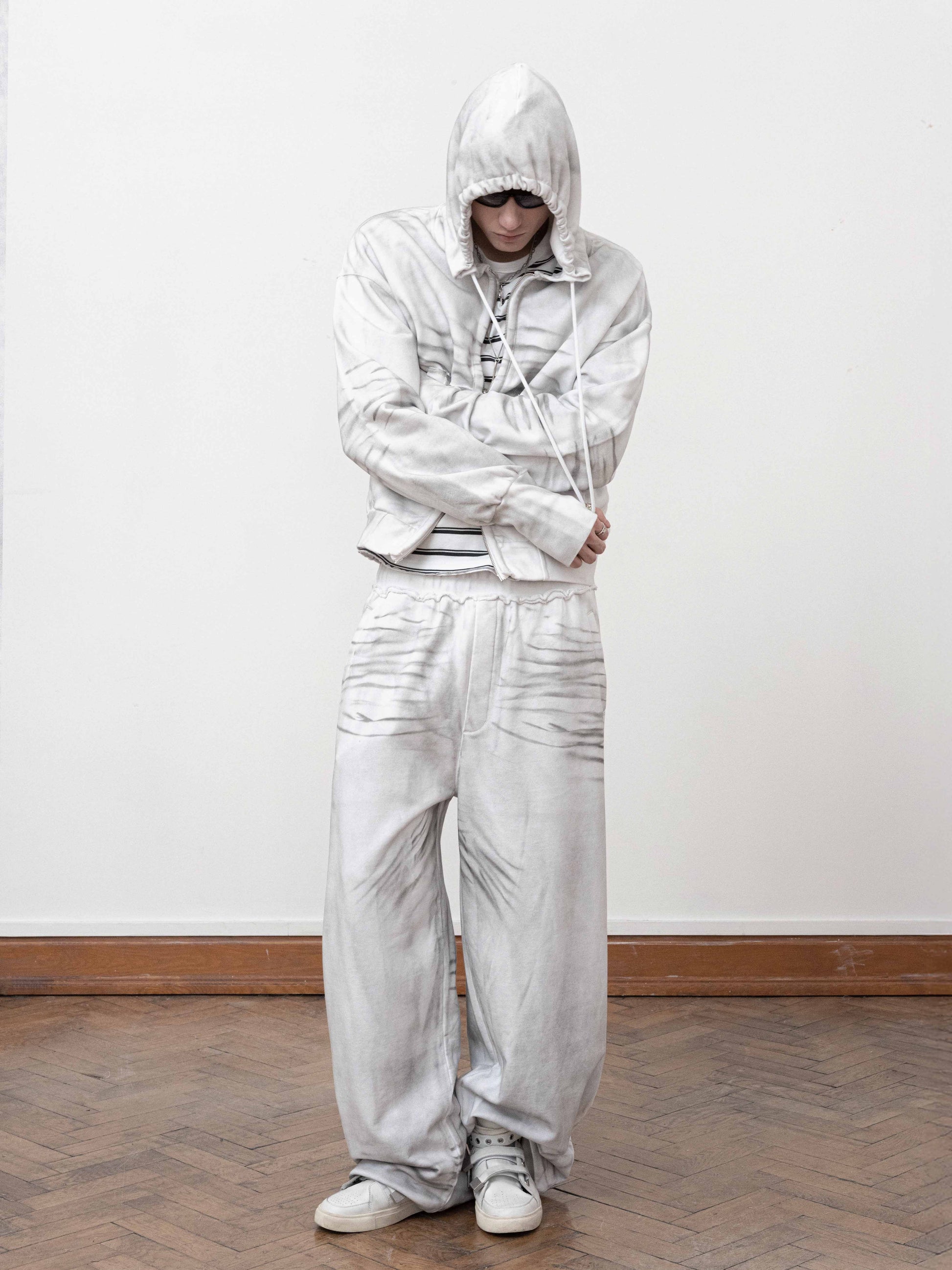 SCHMUTZIGE SPRAY-SWEATPANTS - WEISS