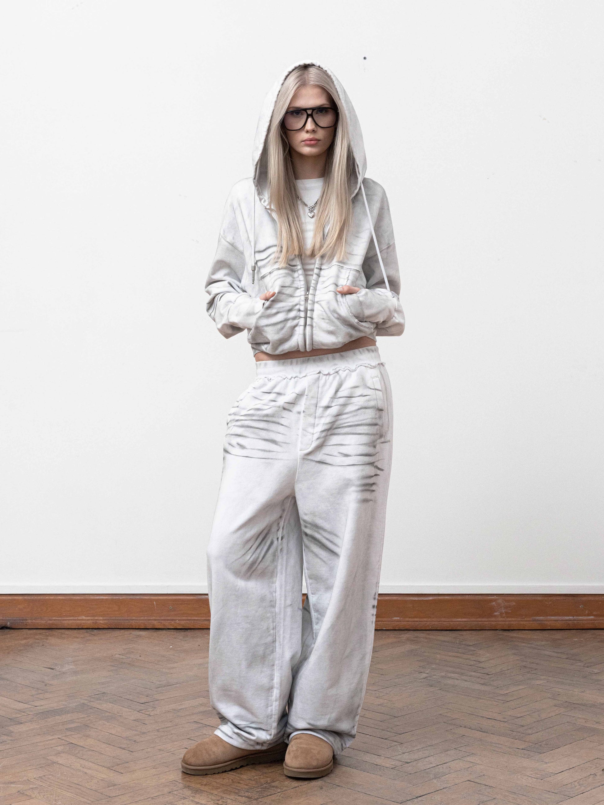 DIRTY SPRAY ZIP HOODIE - WHITE